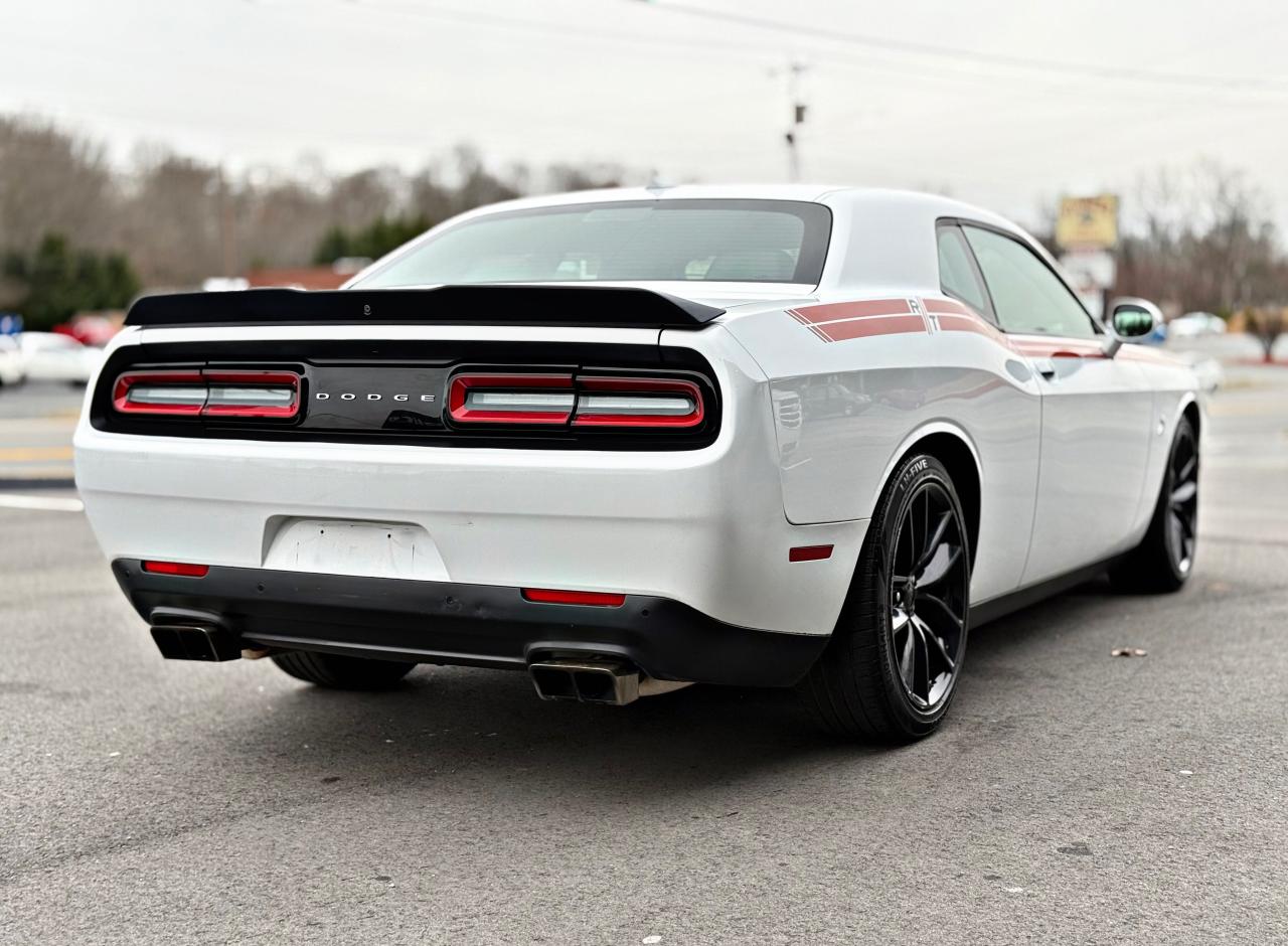 2016 Dodge Challenger - Image 4