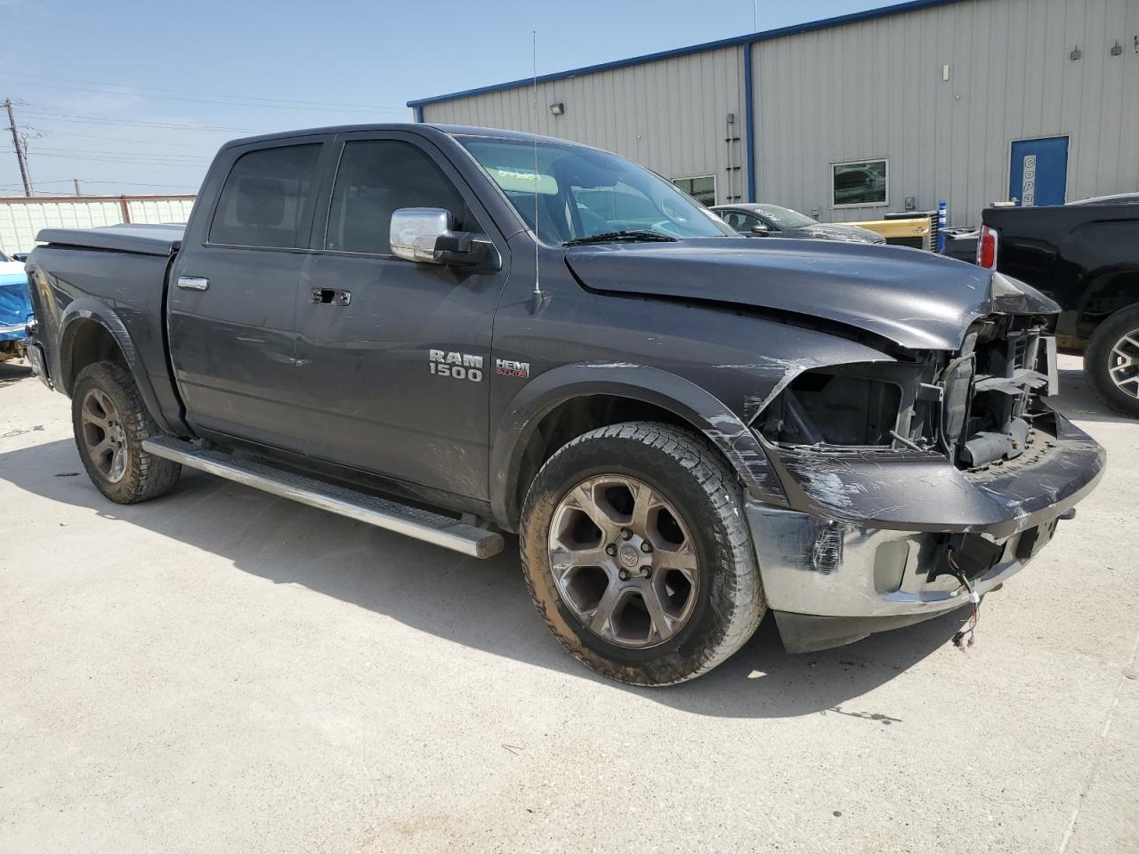2015 RAM 1500 - Image 4