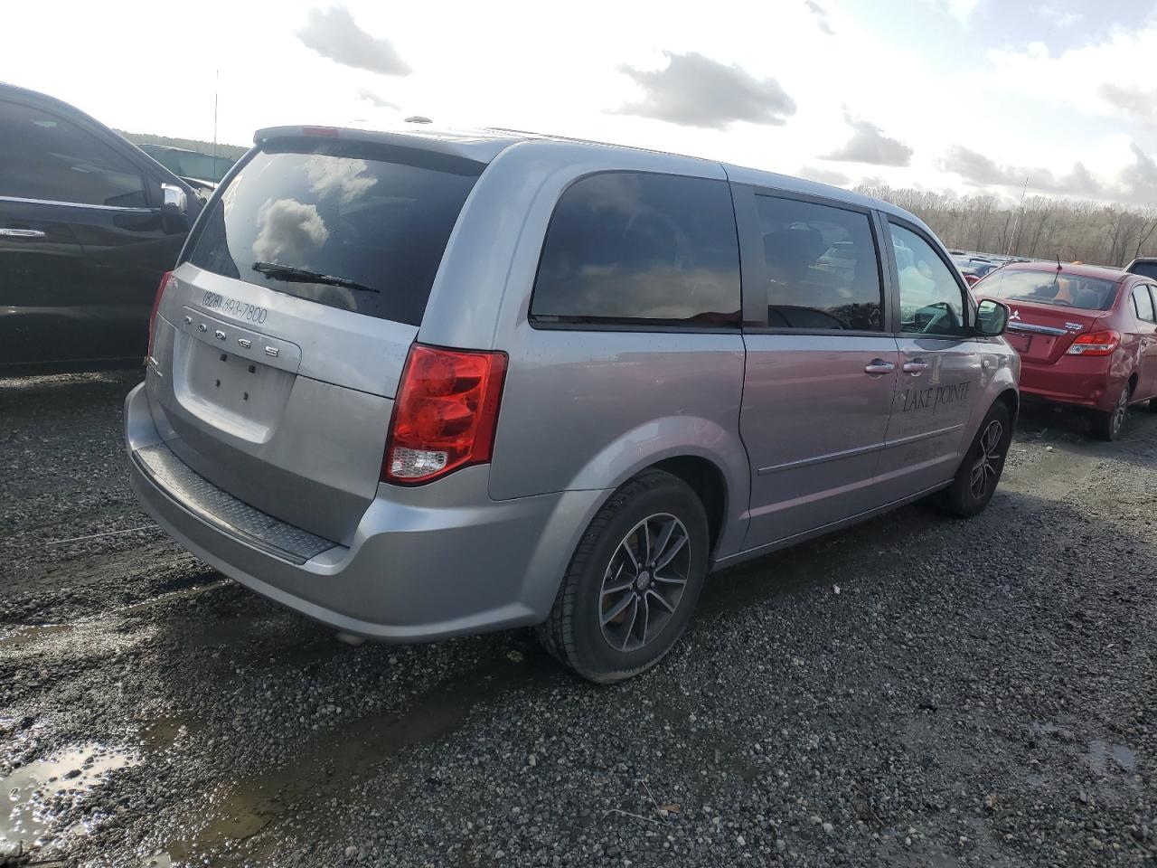 2014 Dodge Caravan - Image 3