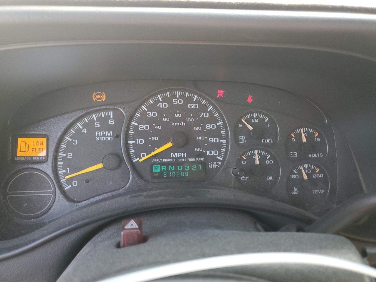 2000 GMC Sierra - Image 9