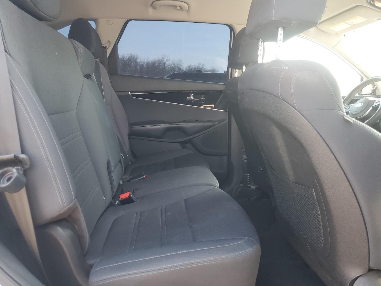2019 Kia Sorento - Image 11