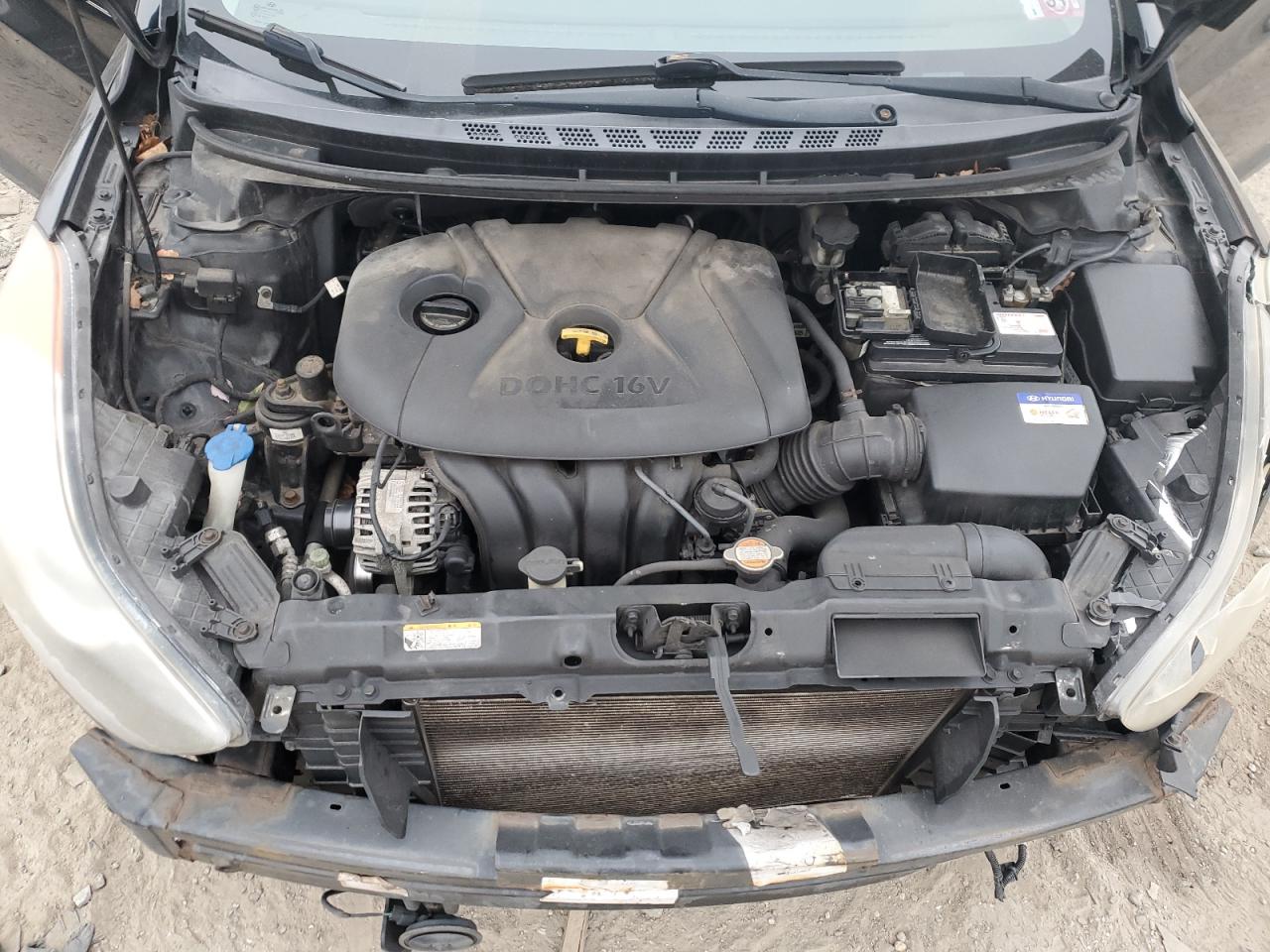 2011 Hyundai Elantra - Image 11