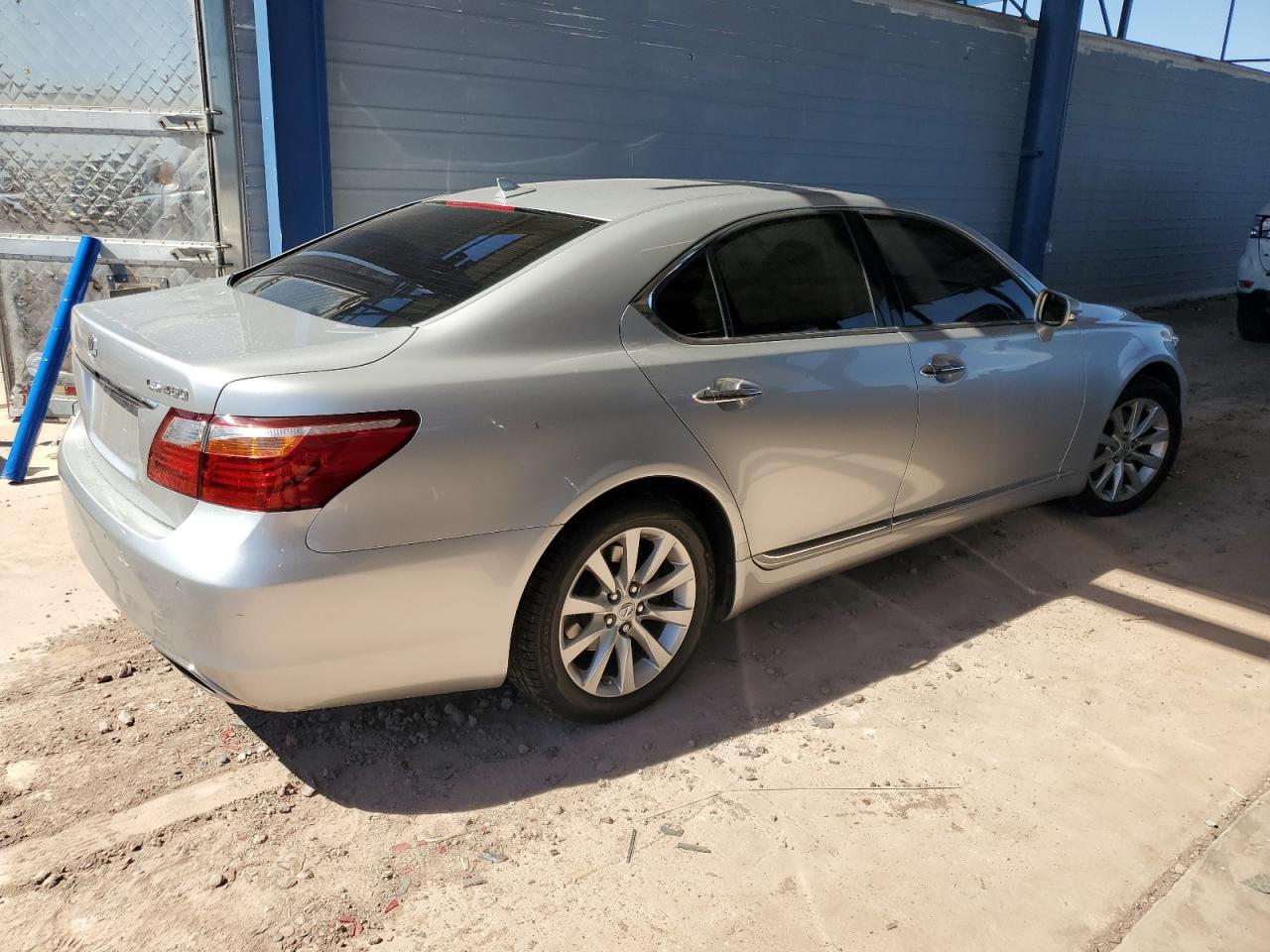 2012 Lexus LS - Image 3