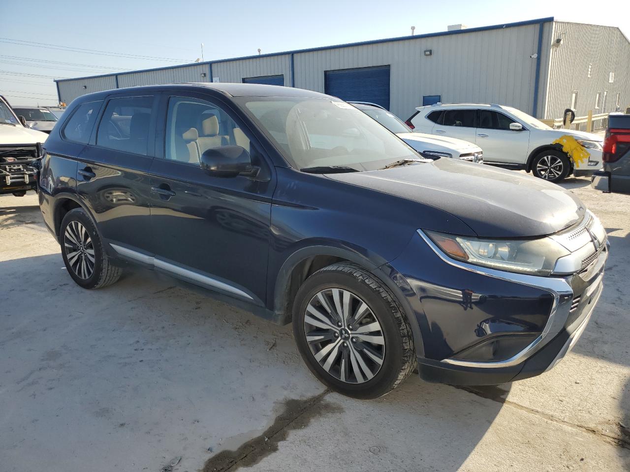 2019 Mitsubishi Outlander - Image 4