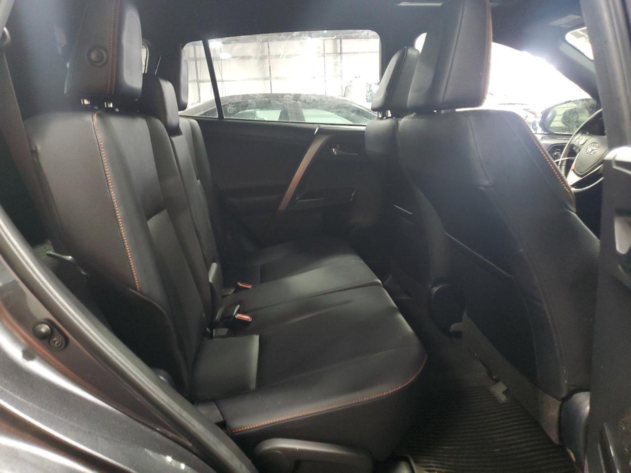 2016 Toyota RAV 4 - Image 12