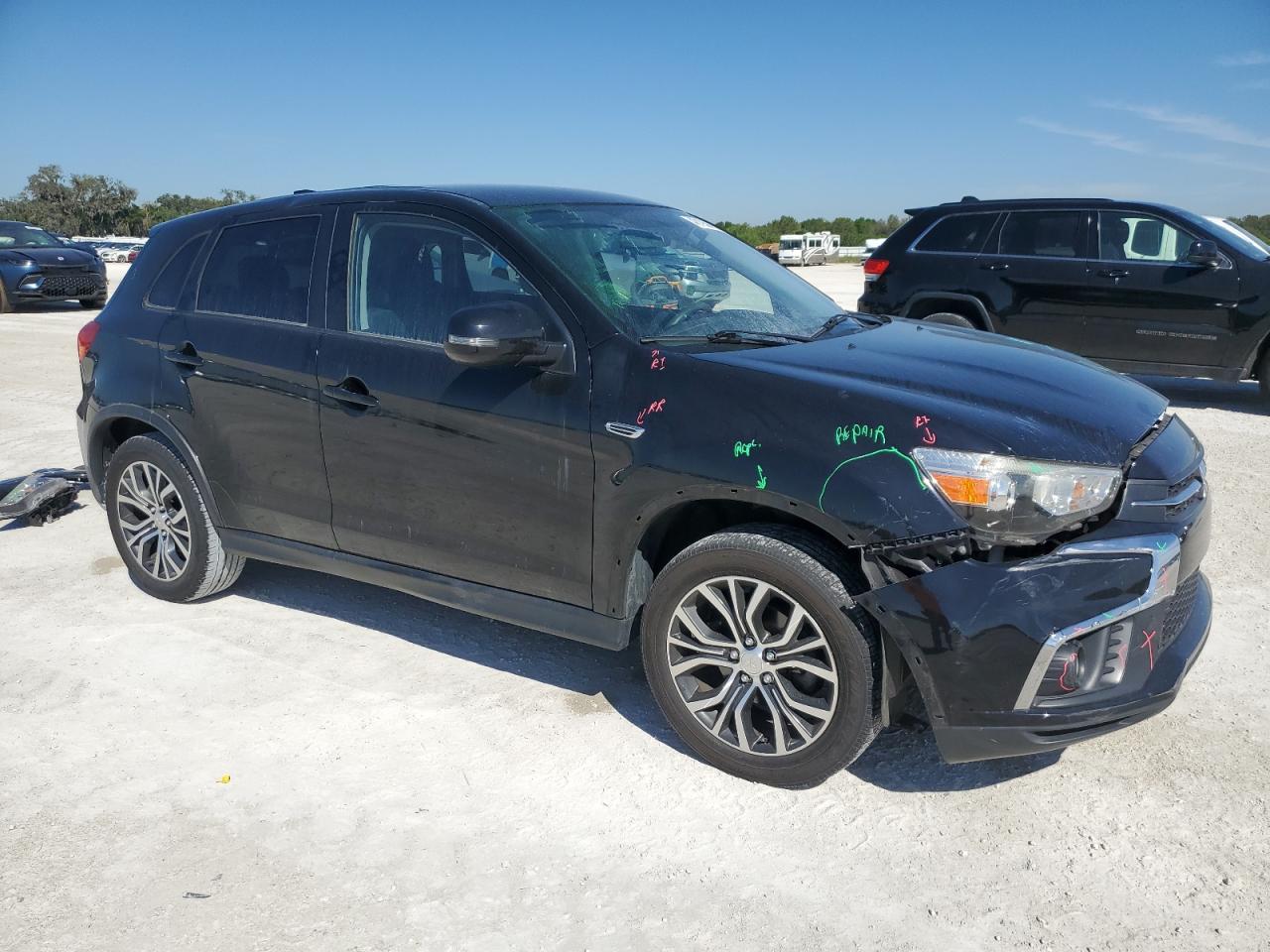 2018 Mitsubishi Outlander - Image 4