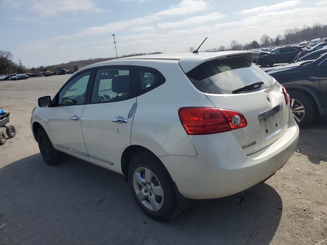 2013 Nissan Rogue - Image 2