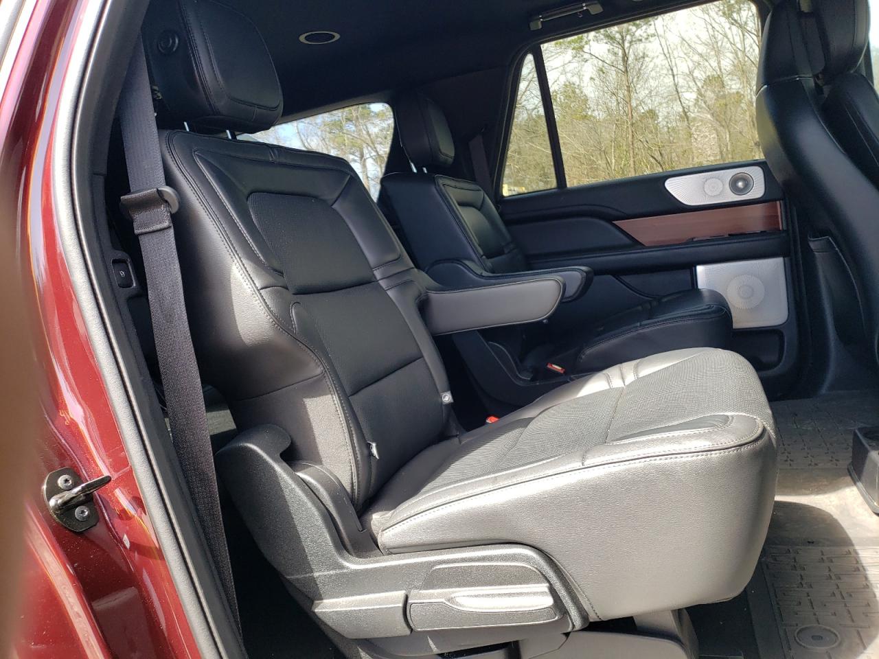 2018 Lincoln Navigator - Image 11