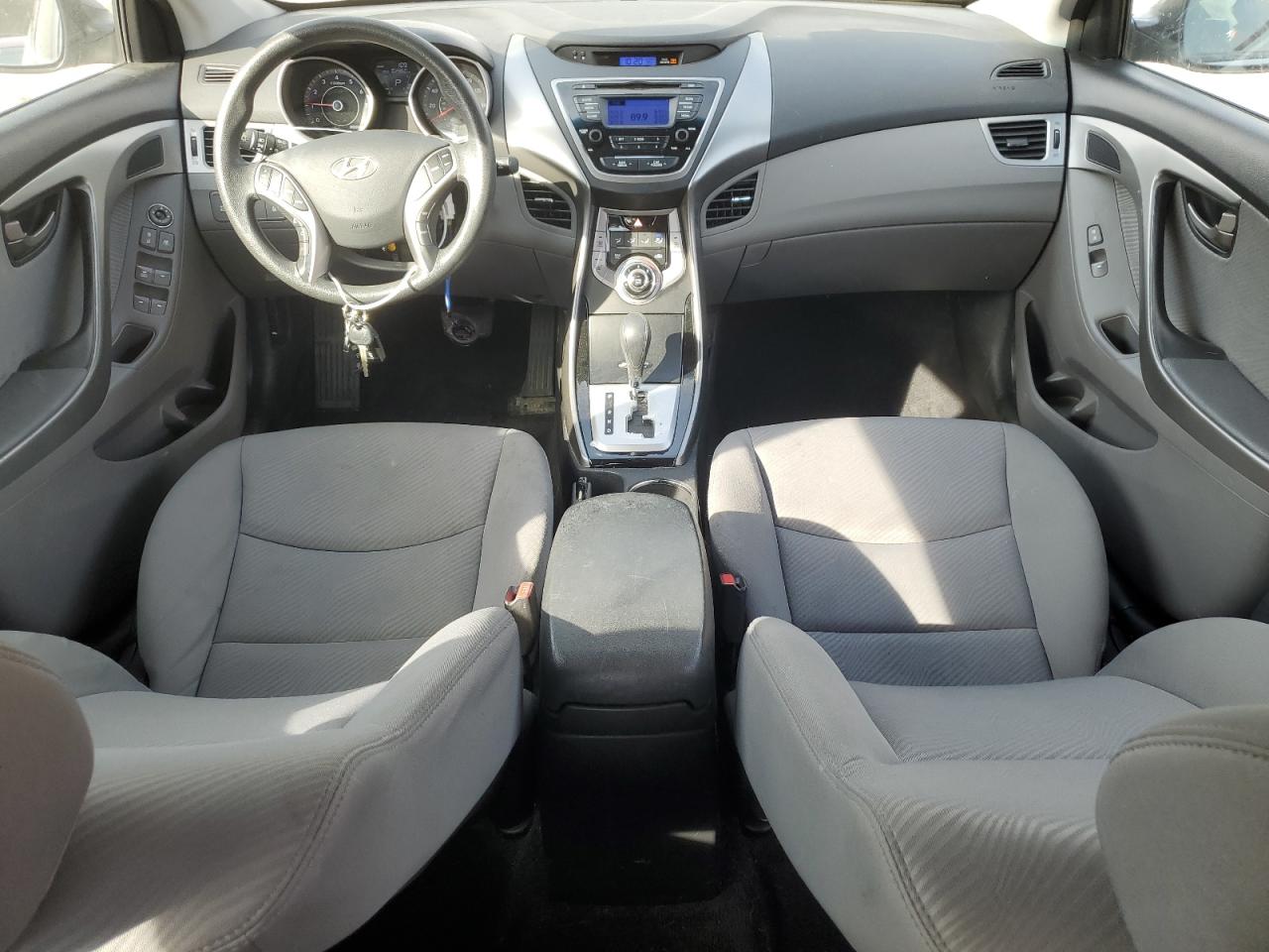 2013 Hyundai Elantra - Image 8