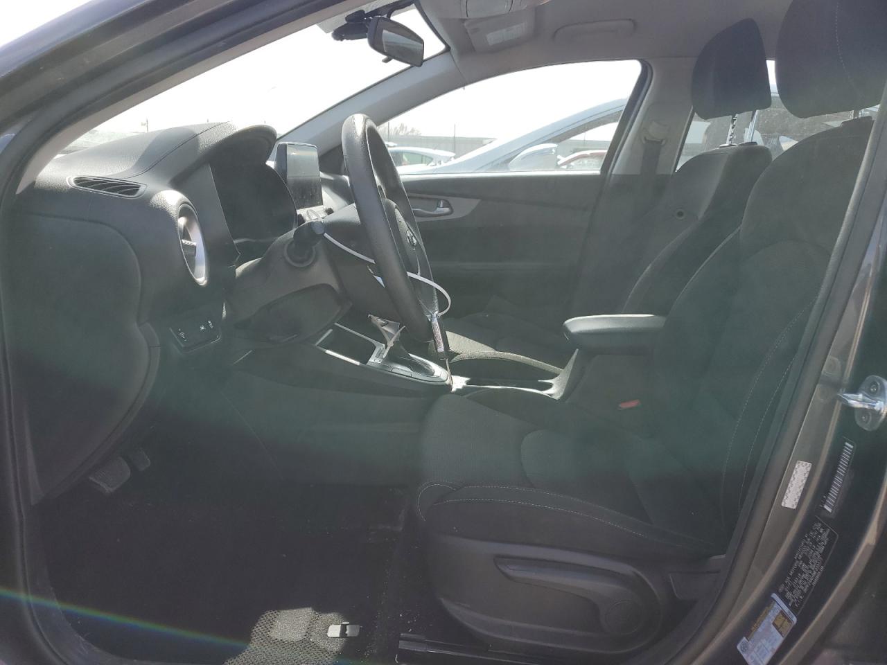 2021 Kia Forte - Image 7
