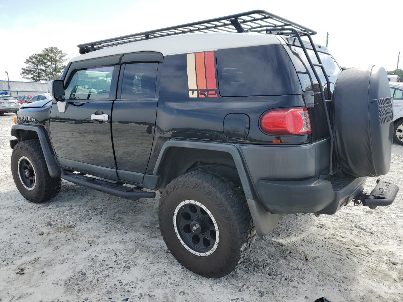 2011 Toyota FJ Cruiser - Image 2
