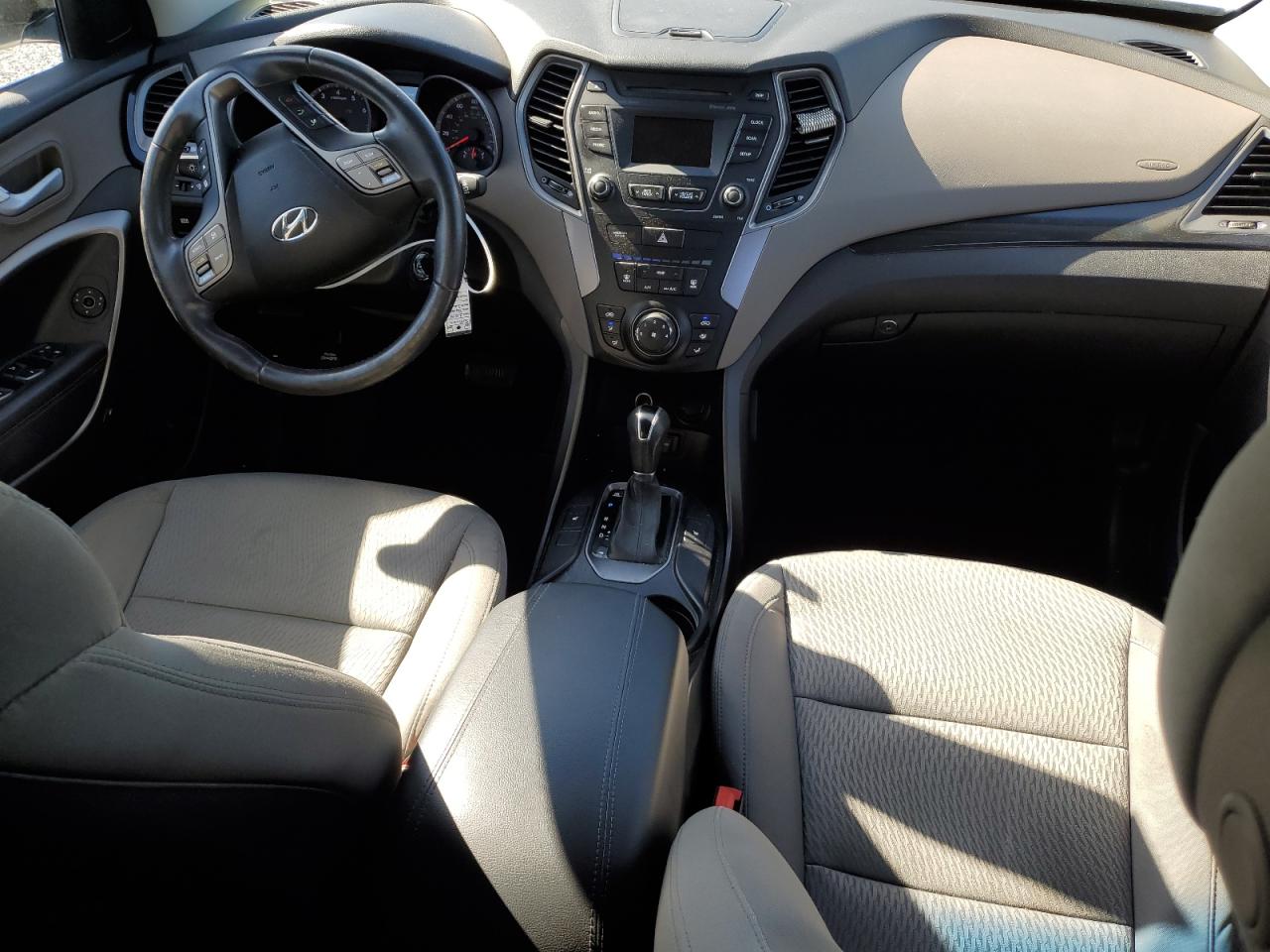 2014 Hyundai Santa Fe - Image 8