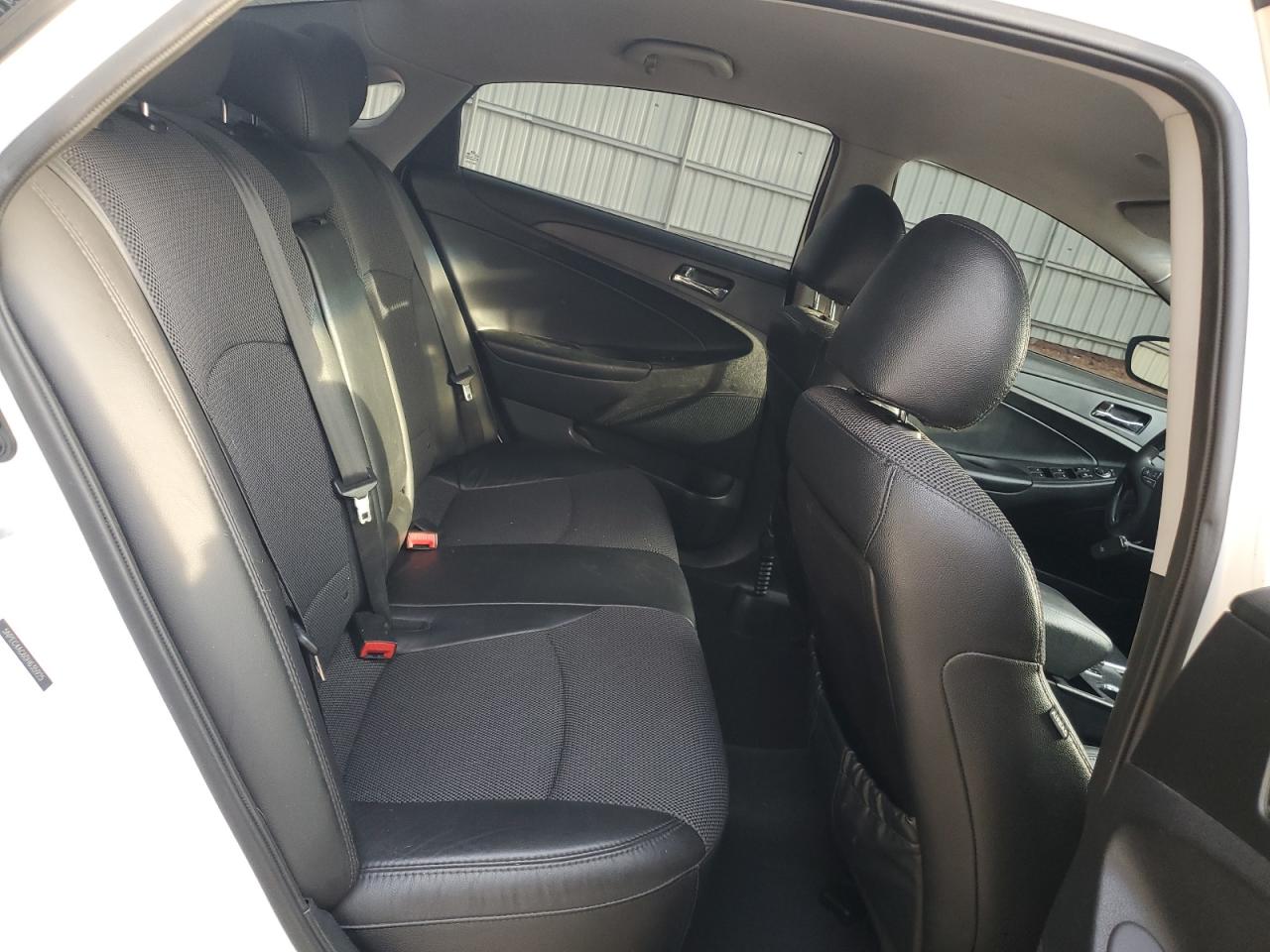 2013 Hyundai Sonata - Image 10