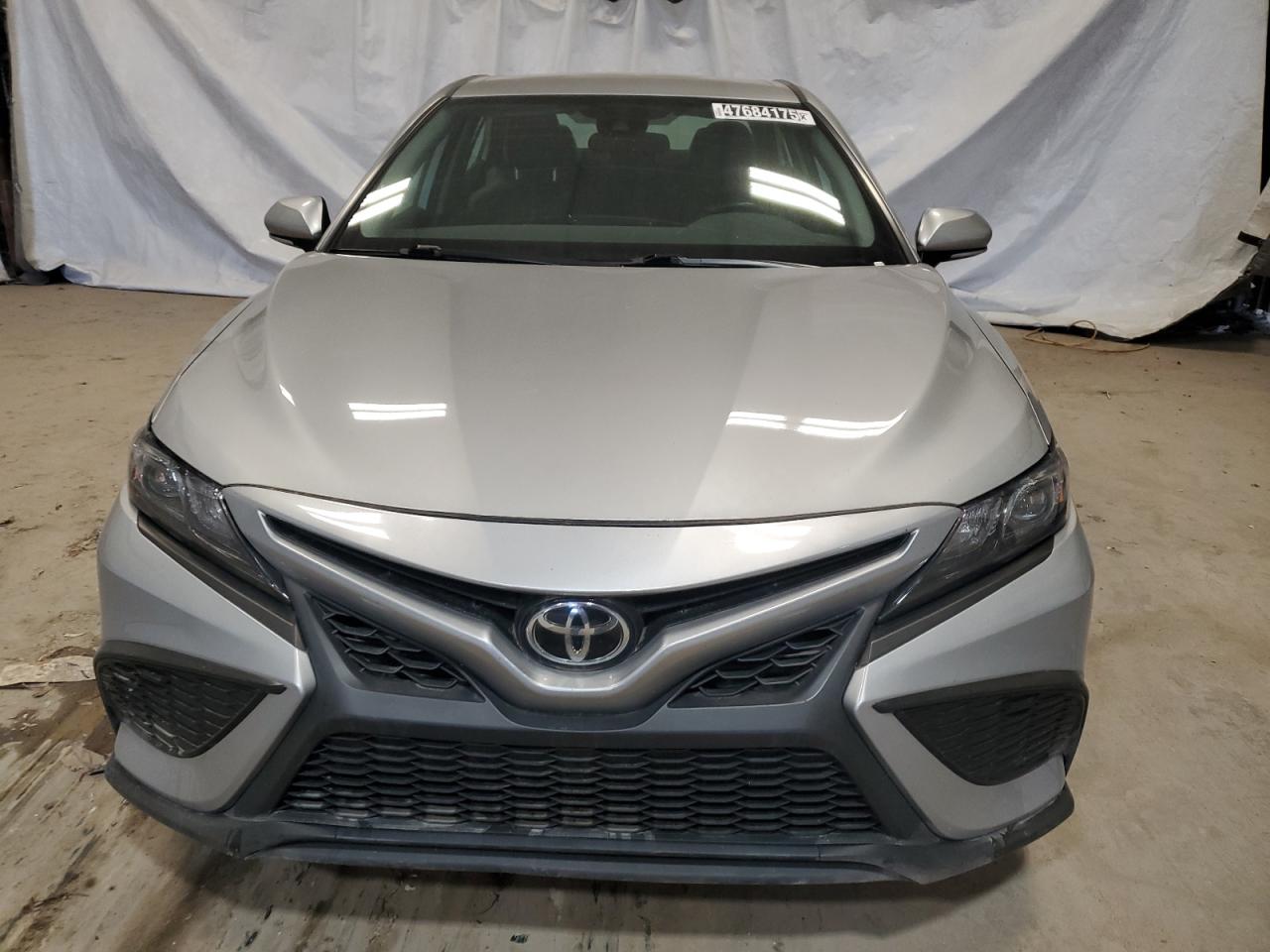 2021 Toyota Camry - Image 5