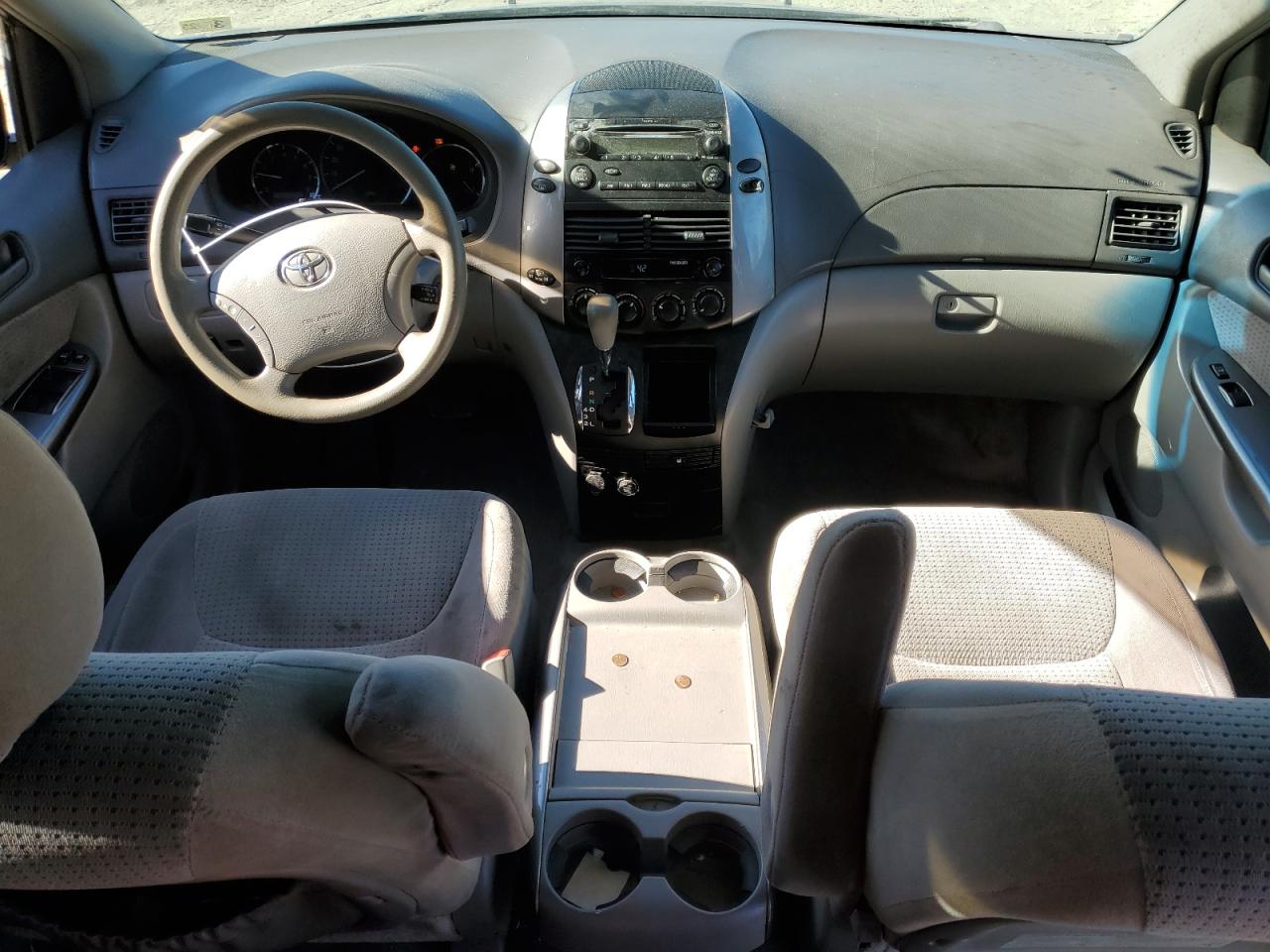 2006 Toyota Sienna - Image 8