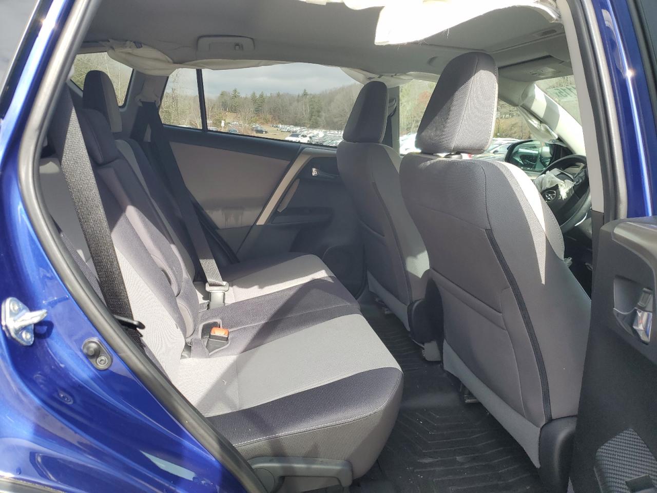 2014 Toyota RAV 4 - Image 11