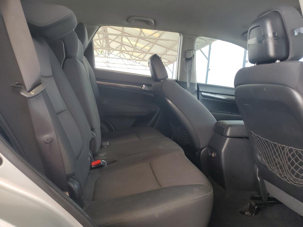 2011 Kia Sorento - Image 11