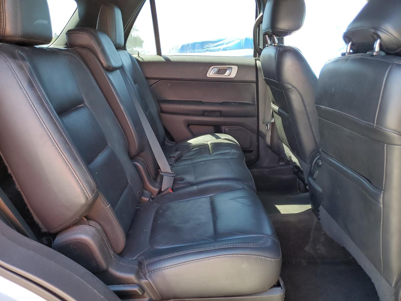 2015 Ford Explorer - Image 11