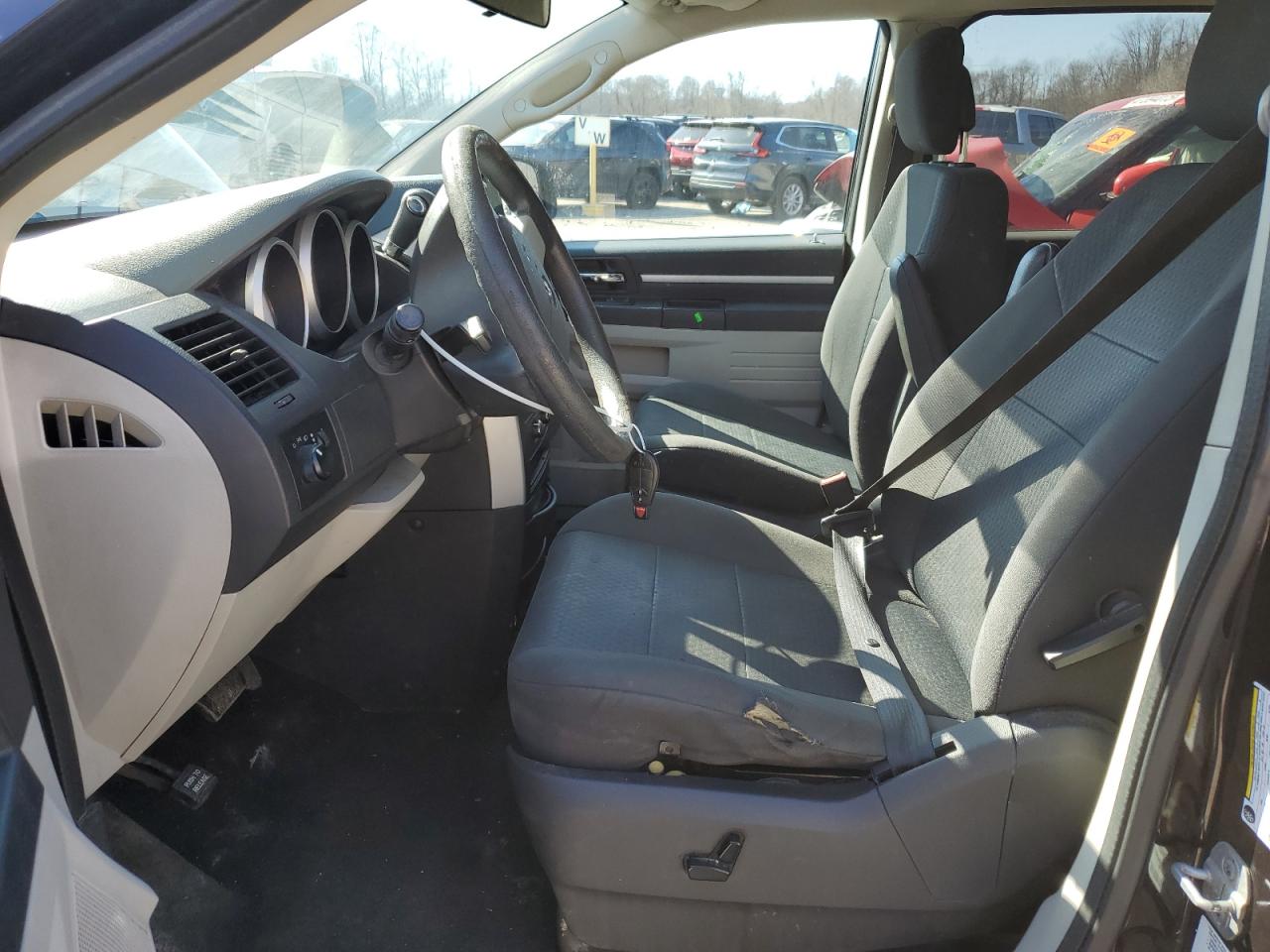 2010 Dodge Caravan - Image 7