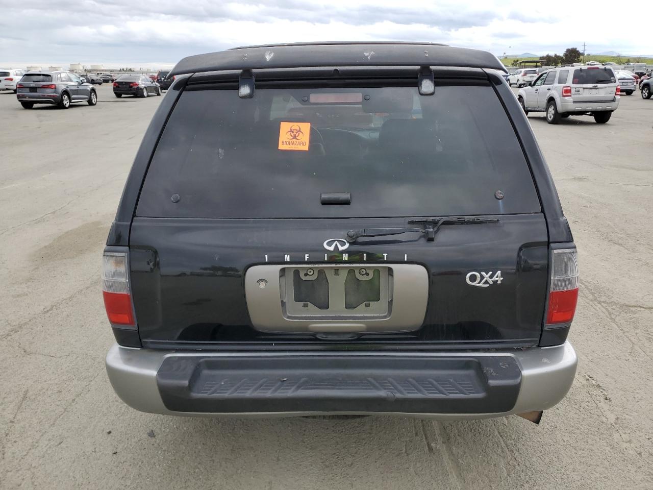 1999 Infiniti QX4 - Image 6