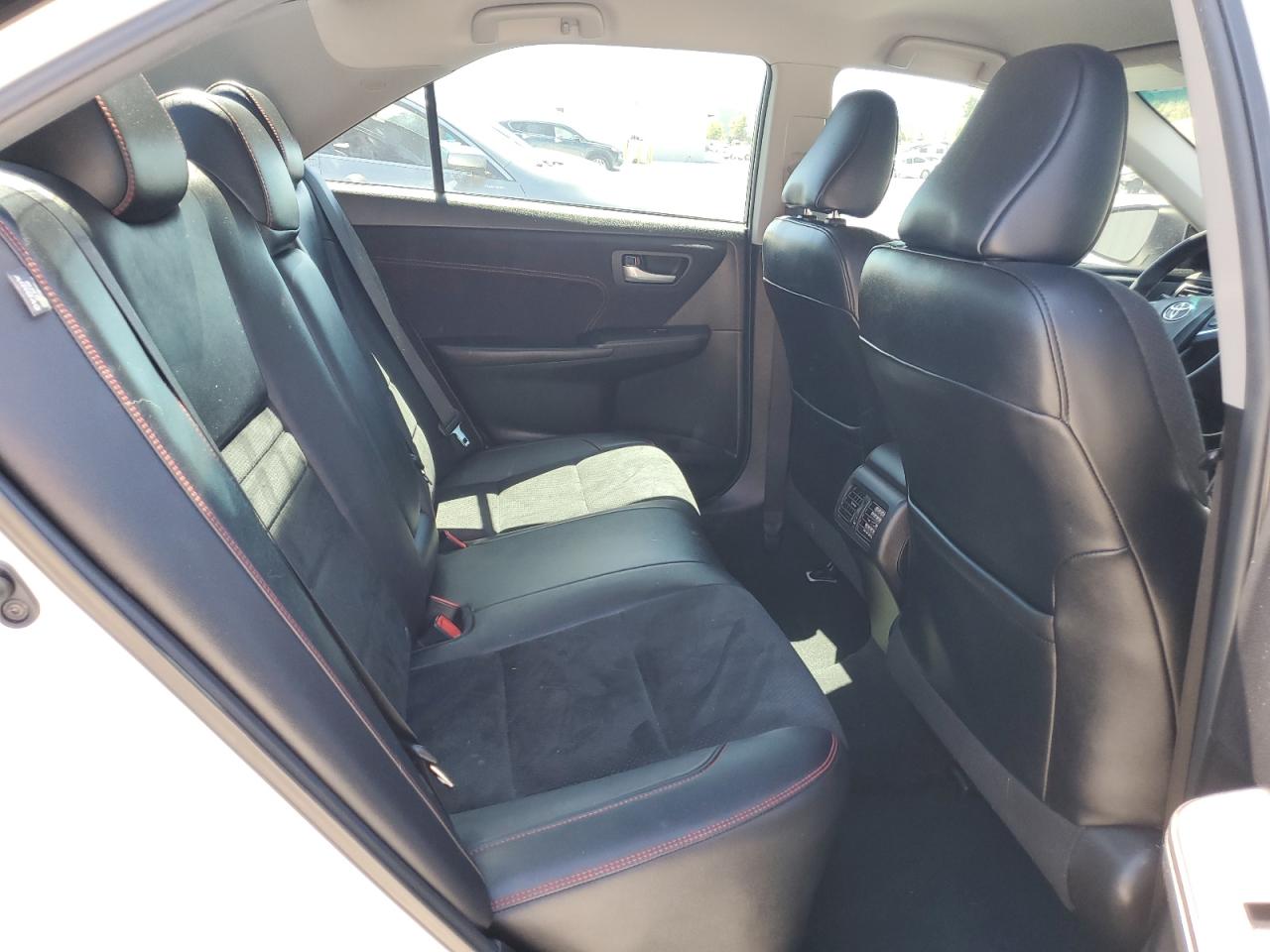 2015 Toyota Camry - Image 10