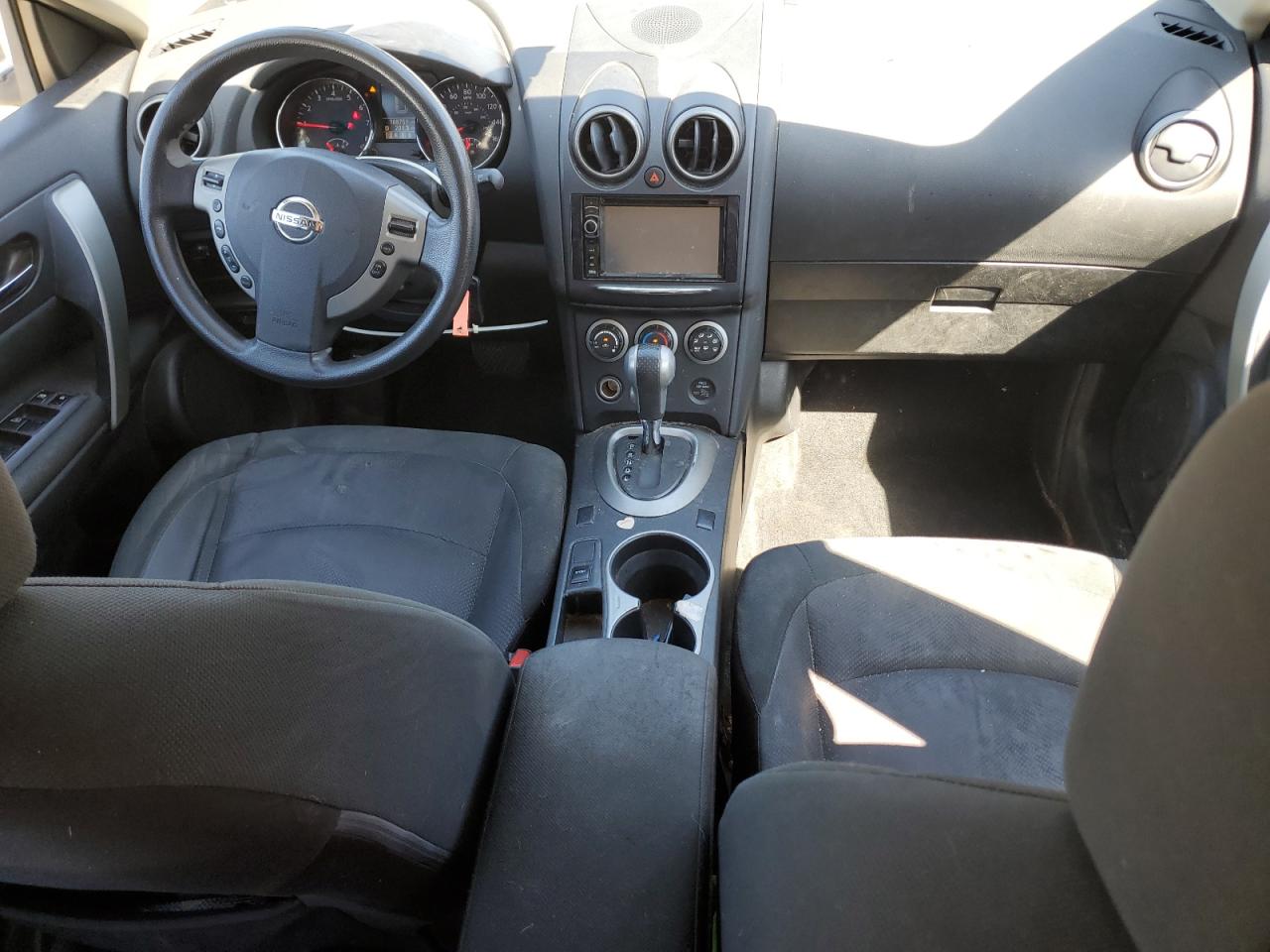2015 Nissan Rogue - Image 8