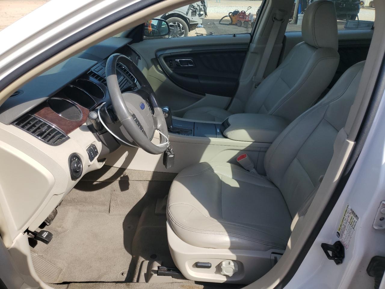 2011 Ford Taurus - Image 7