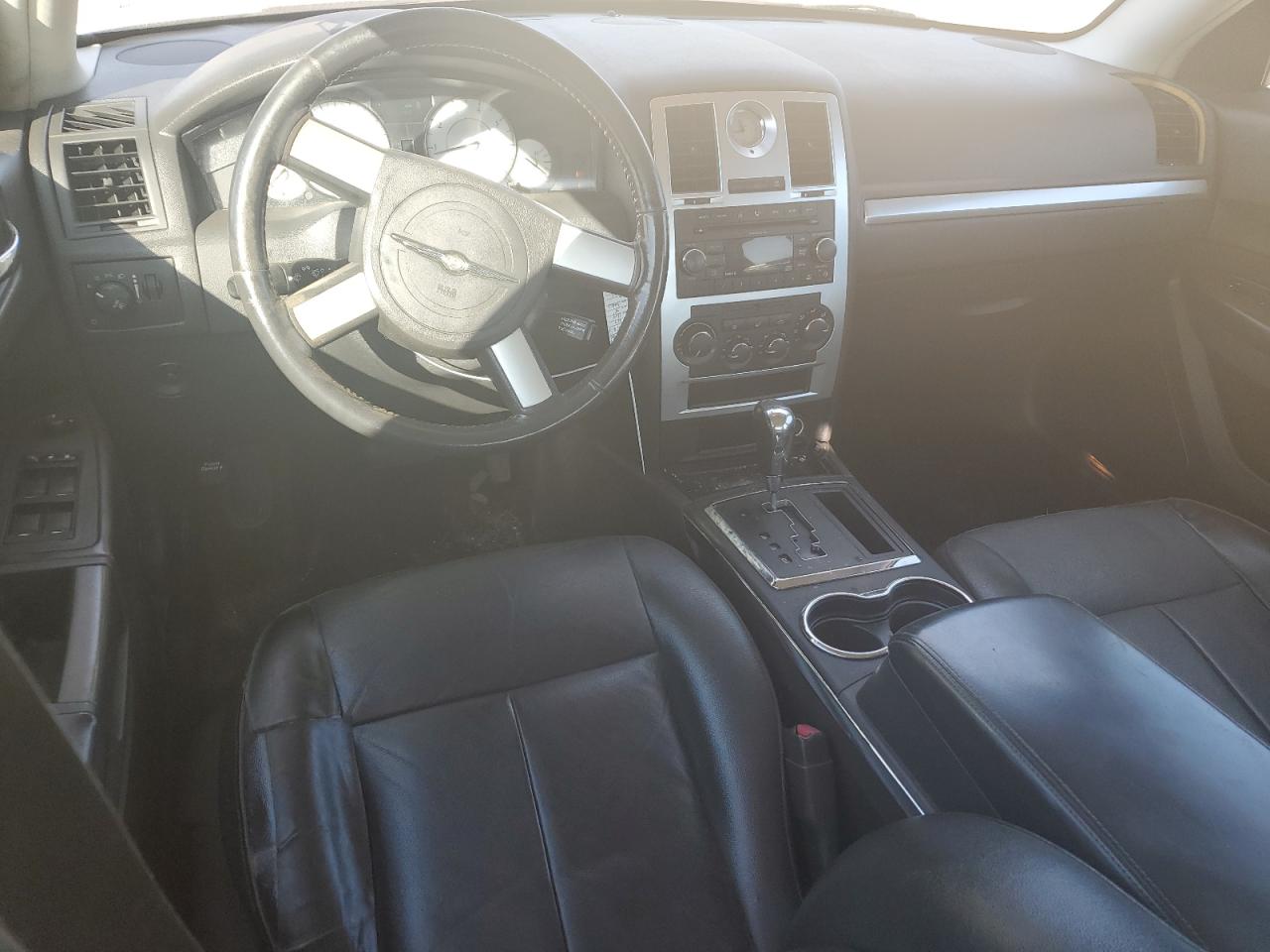 2009 Chrysler 300 - Image 8