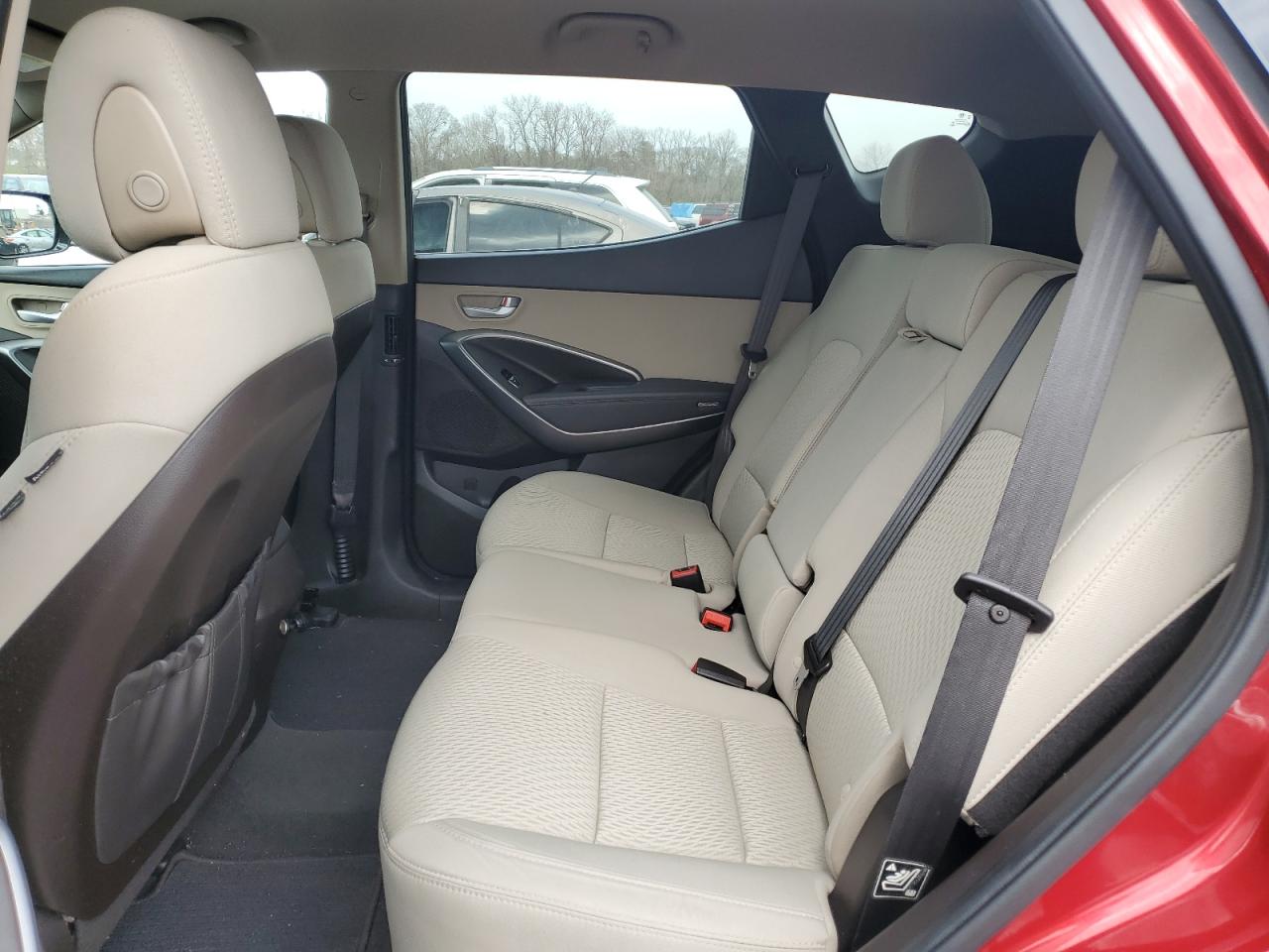 2017 Hyundai Santa Fe - Image 11