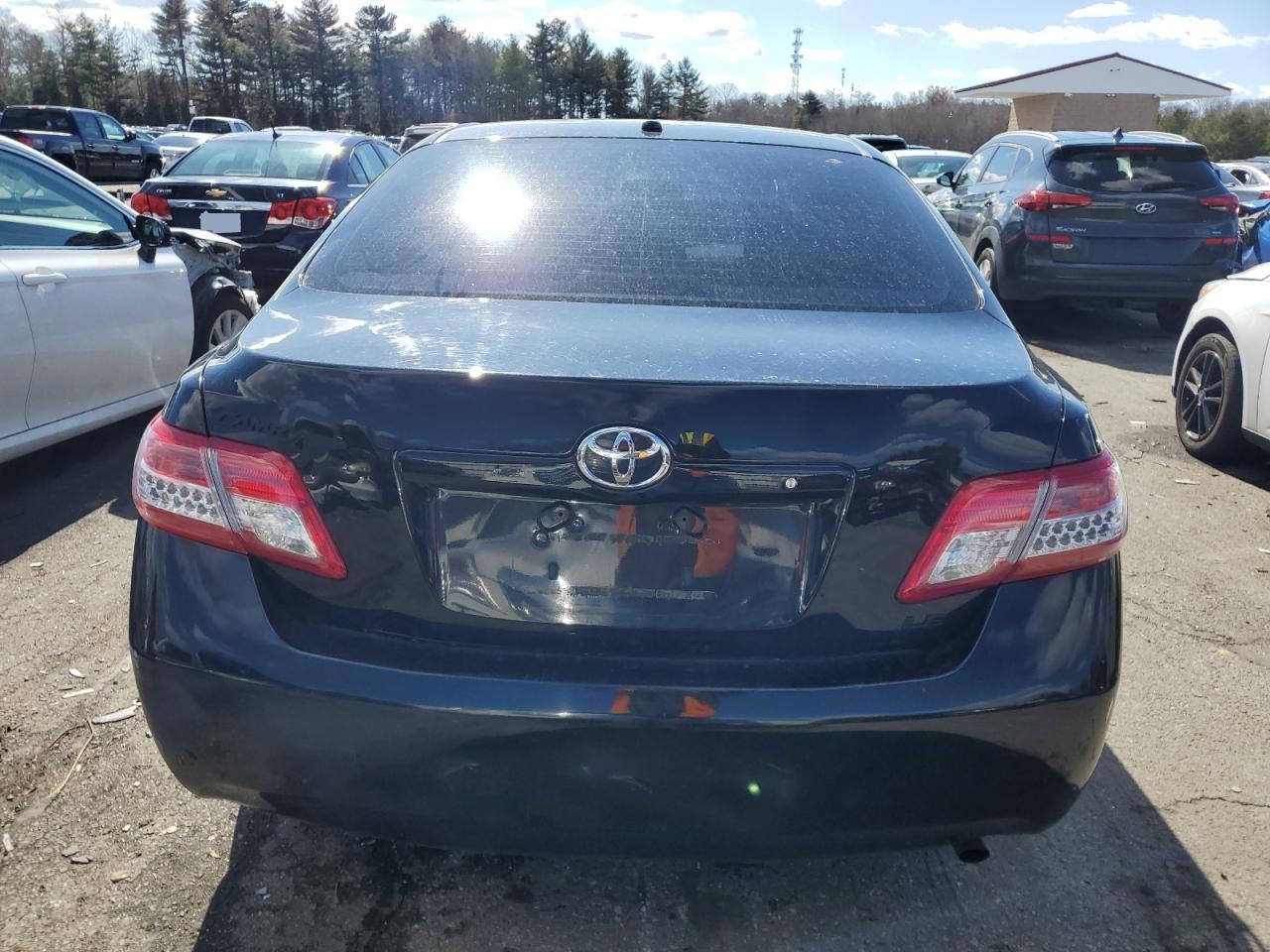 2011 Toyota Camry - Image 6