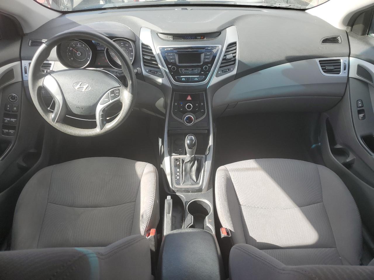 2015 Hyundai Elantra - Image 8