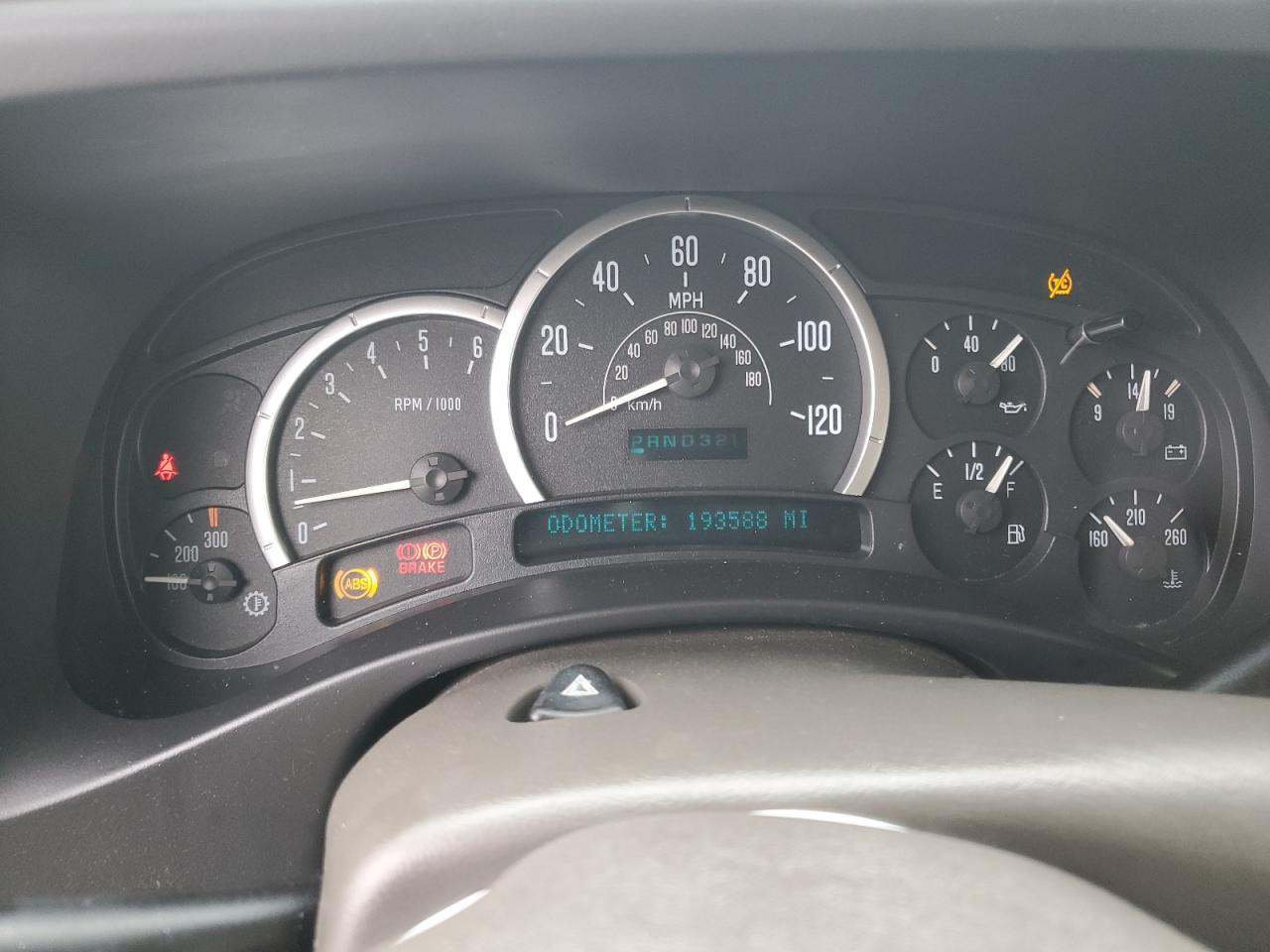 2004 Cadillac Escalade - Image 9
