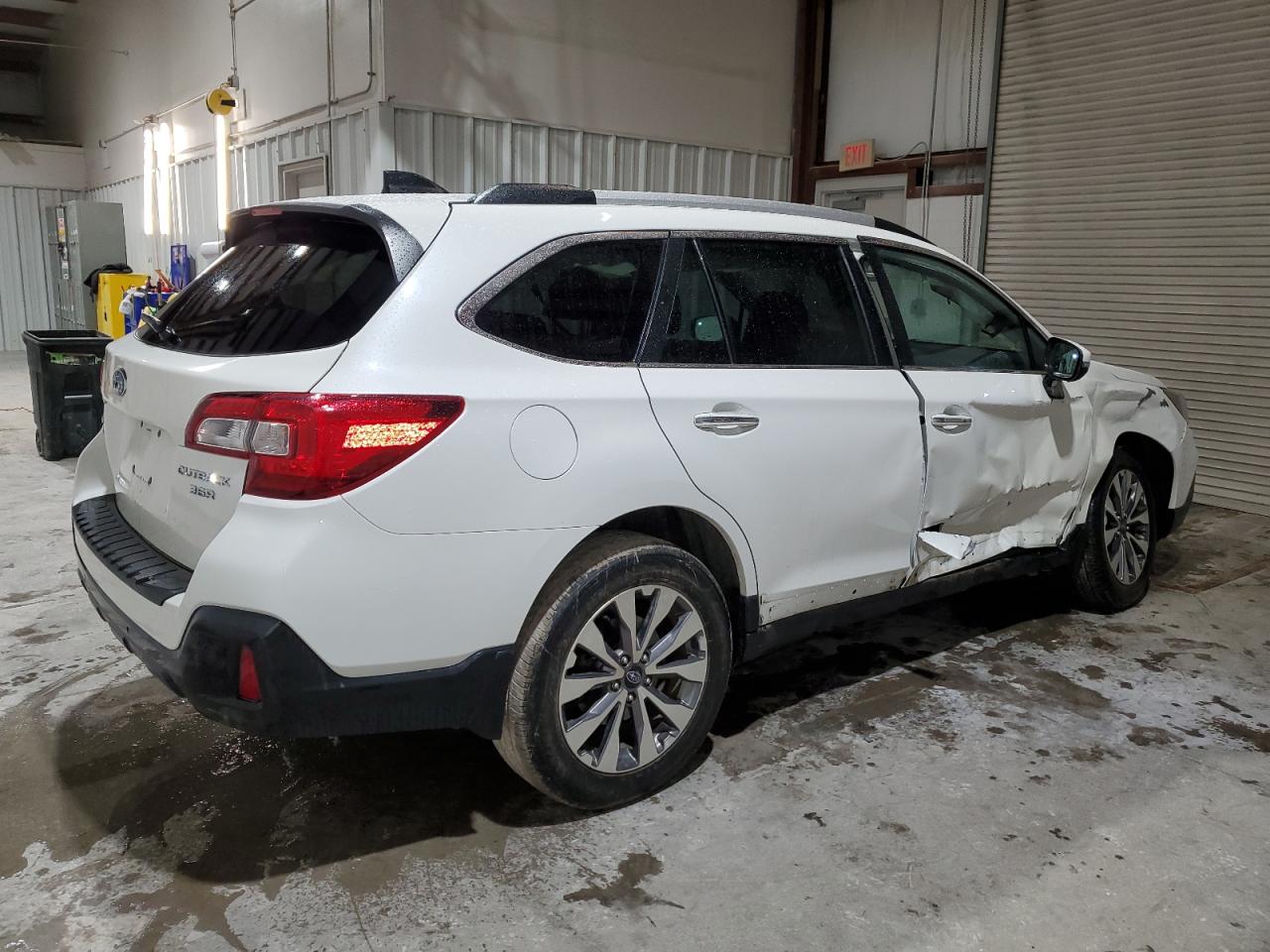 2018 Subaru Outback - Image 3