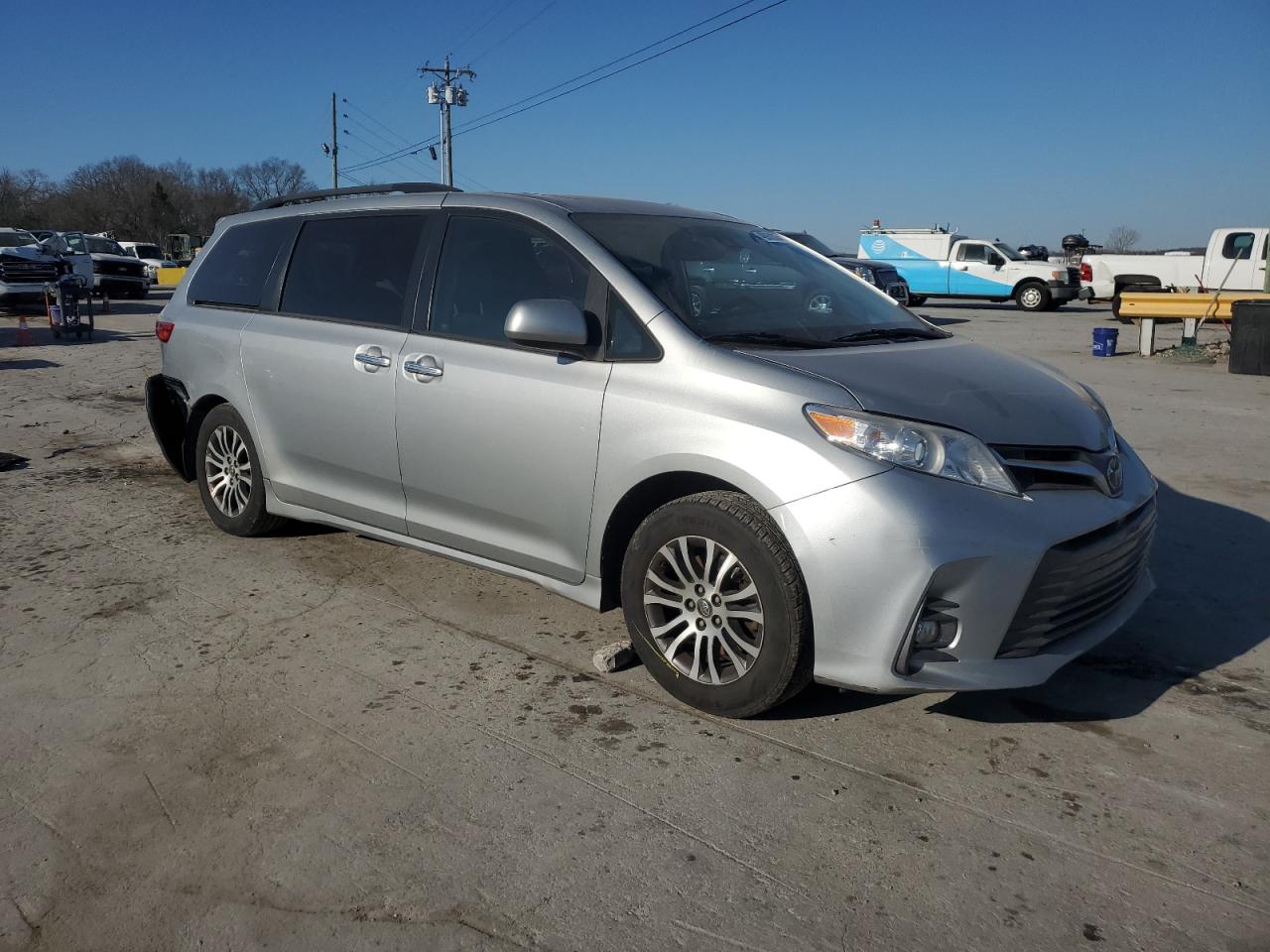 2019 Toyota Sienna - Image 4