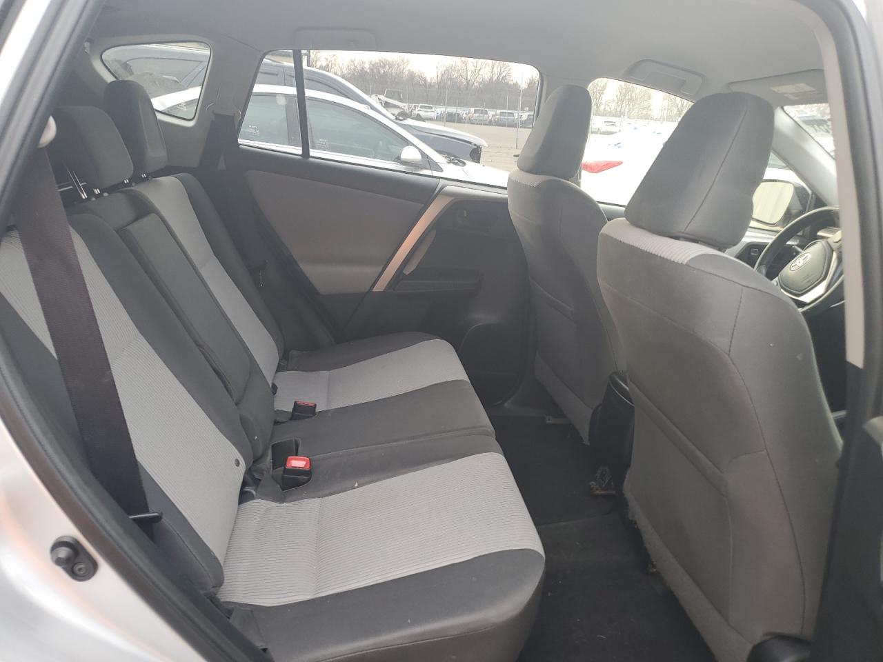 2015 Toyota RAV 4 - Image 11
