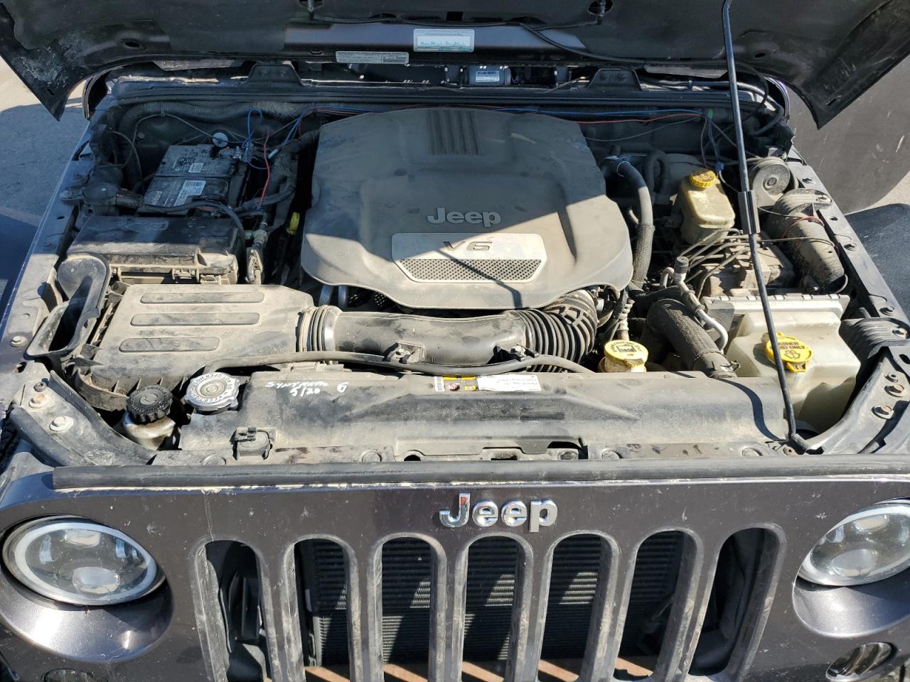 2014 Jeep Wrangler - Image 12