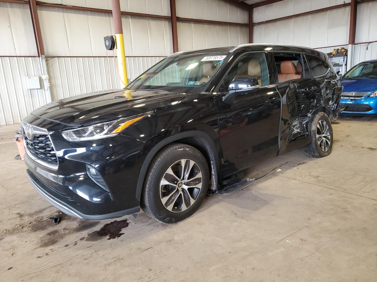 2023 Toyota Highlander L for Sale in Pennsburg, PA - Rear End