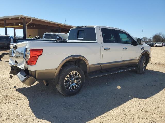 Pickups NISSAN TITAN 2016 Biały