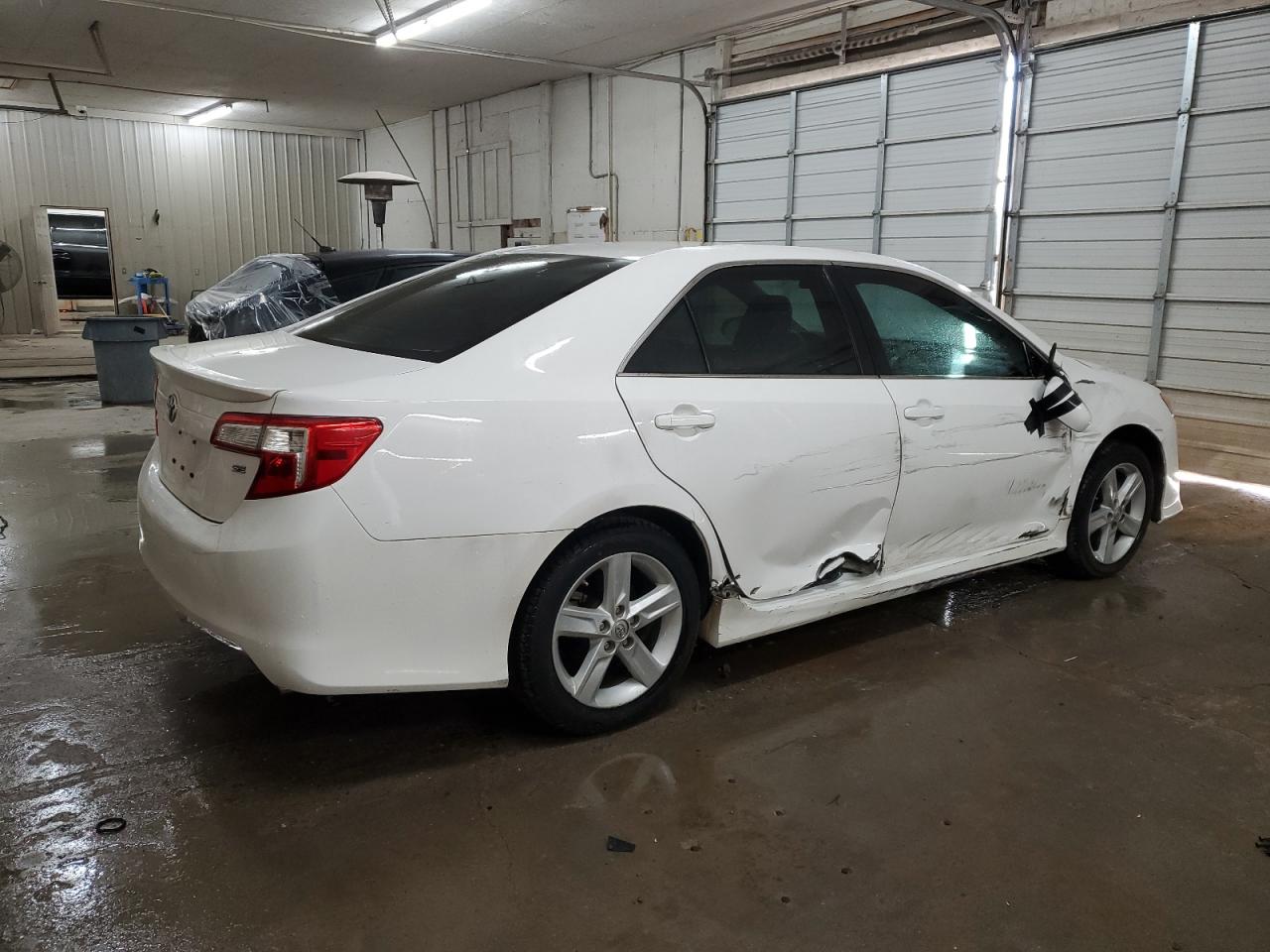 2014 Toyota Camry - Image 3