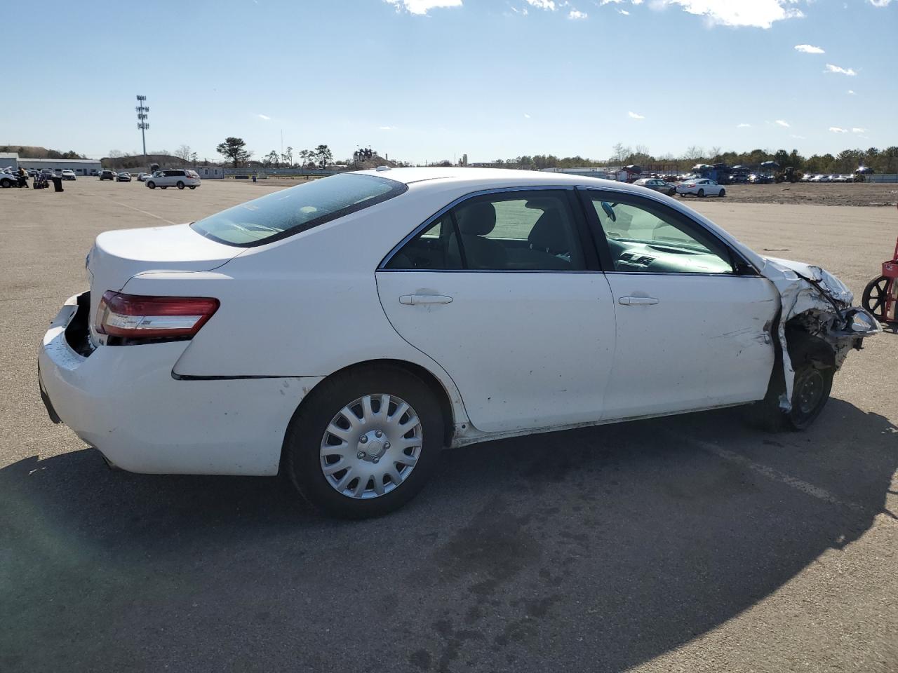 2011 Toyota Camry - Image 3
