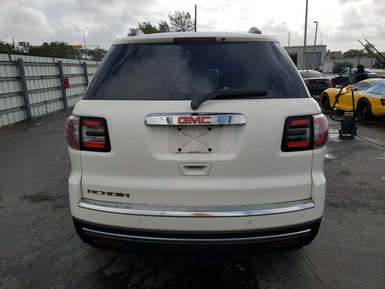 2014 GMC Acadia - Image 6