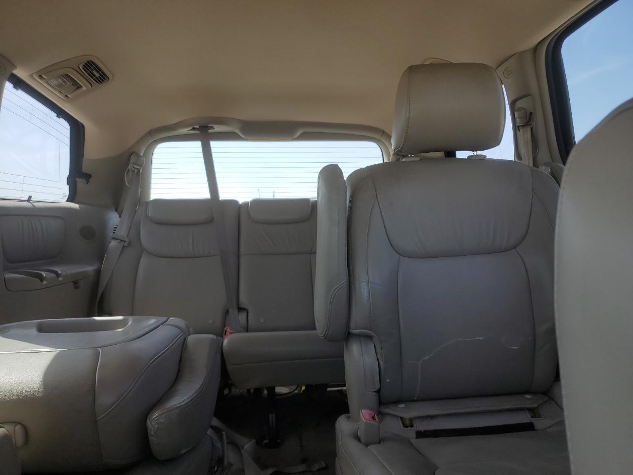 2008 Toyota Sienna - Image 10