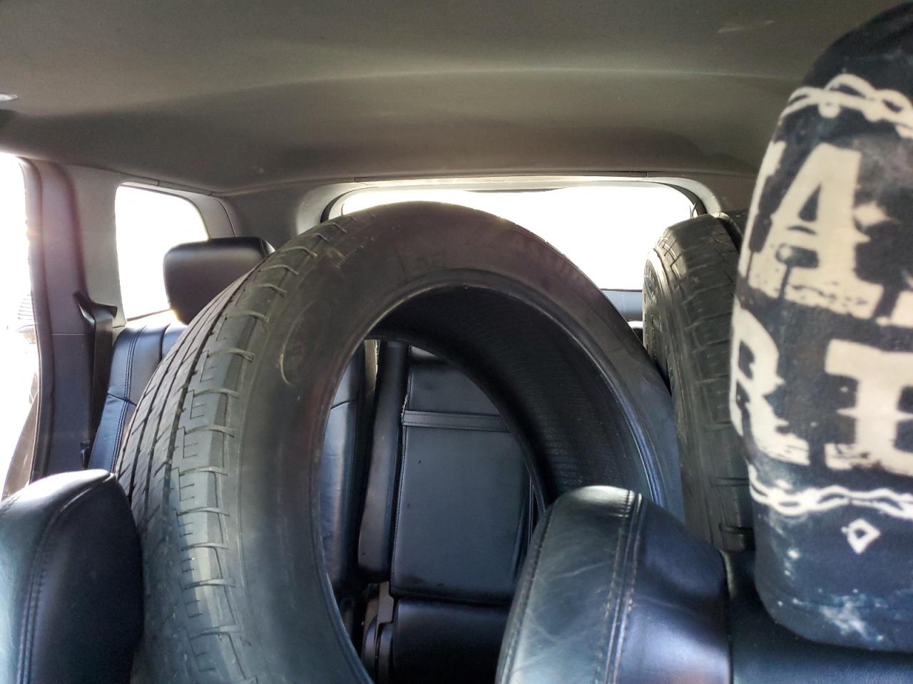 2017 Jeep Grand Cherokee - Image 10