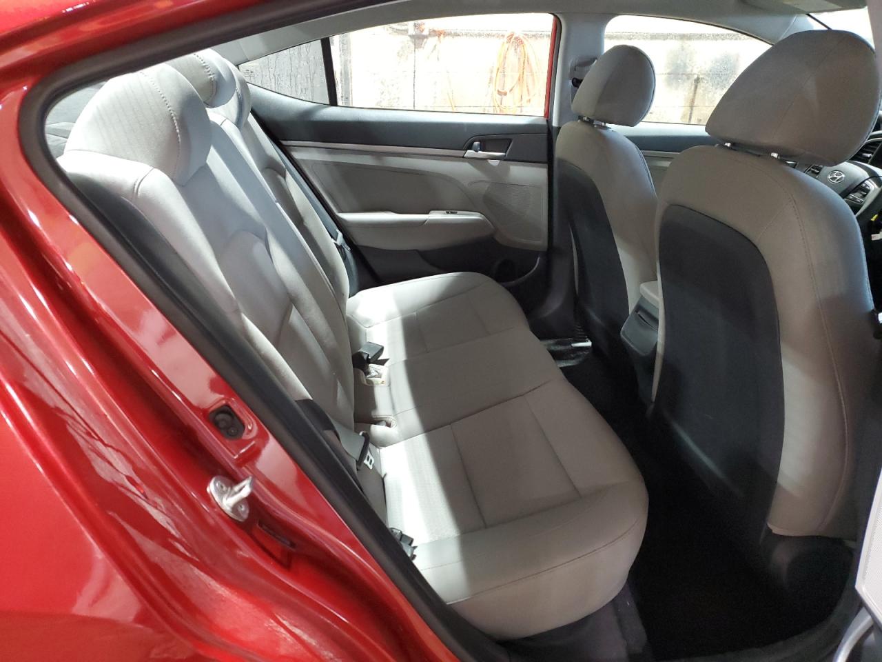 2017 Hyundai Elantra - Image 10