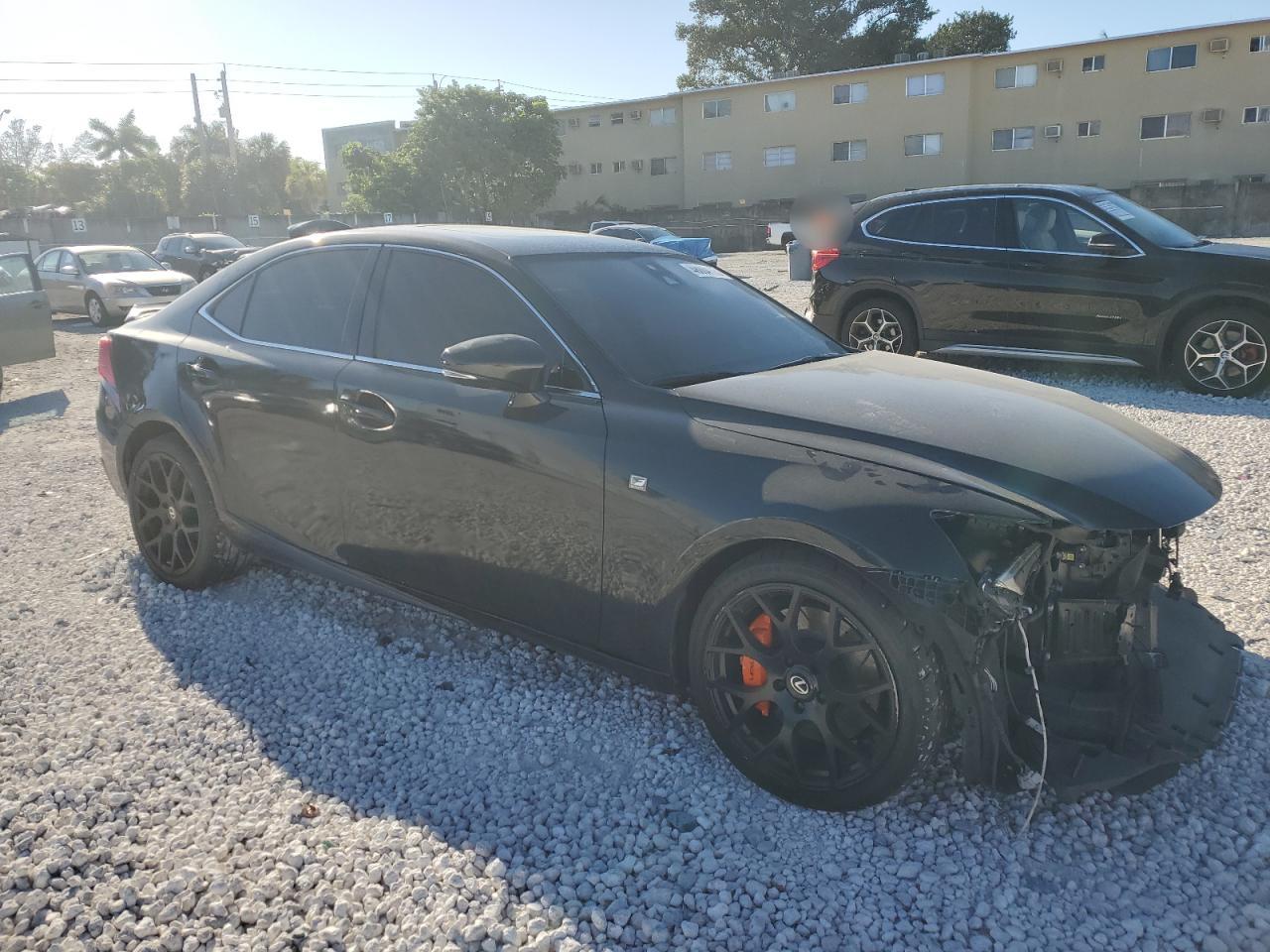 2018 Lexus IS - Image 4