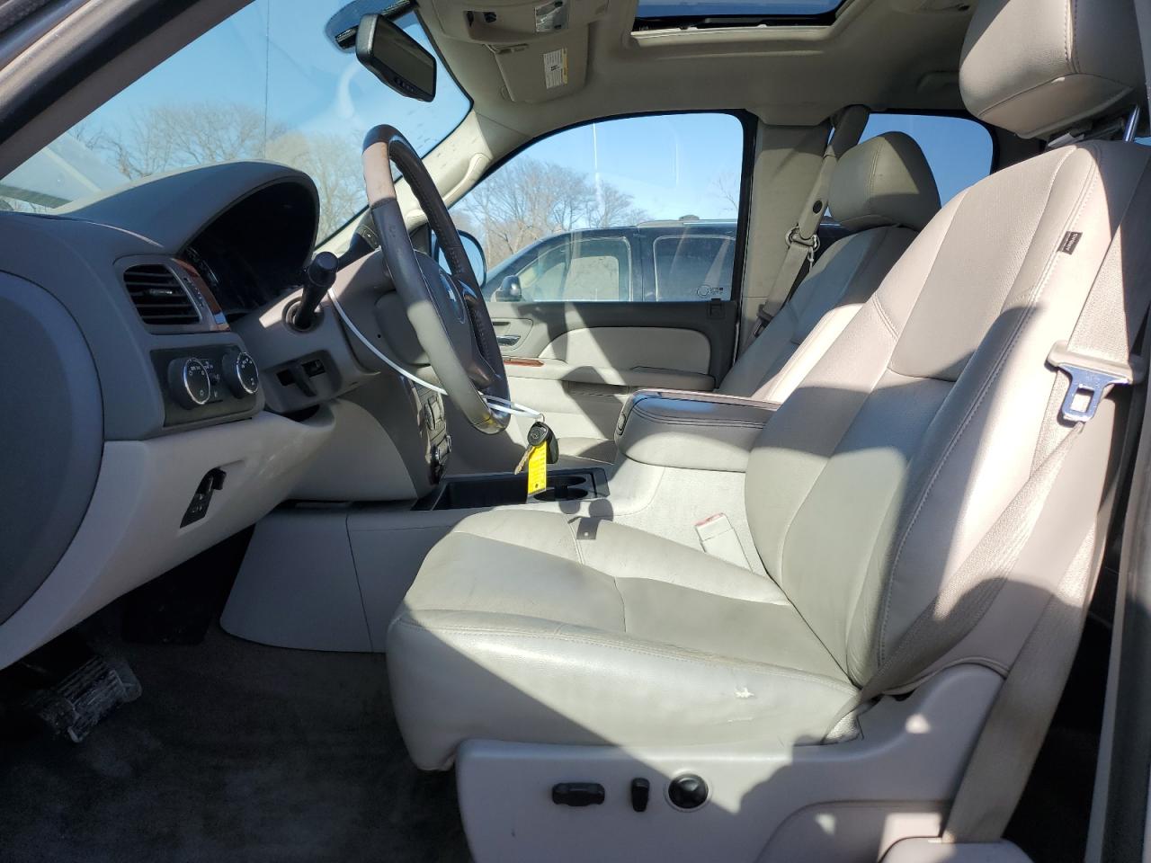 2012 Chevrolet Silverado - Image 7