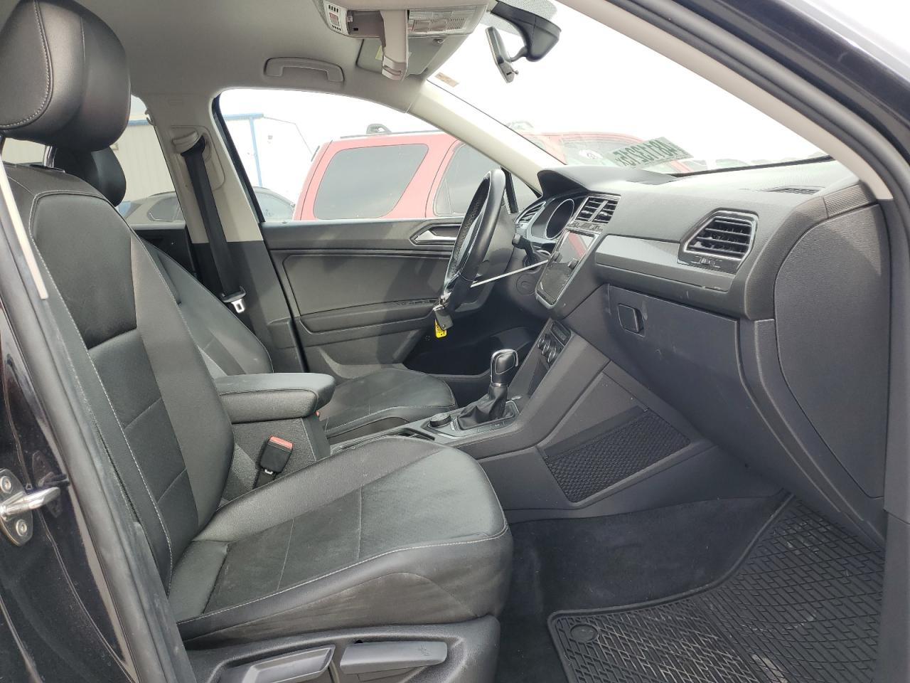 2018 Volkswagen Tiguan - Image 7