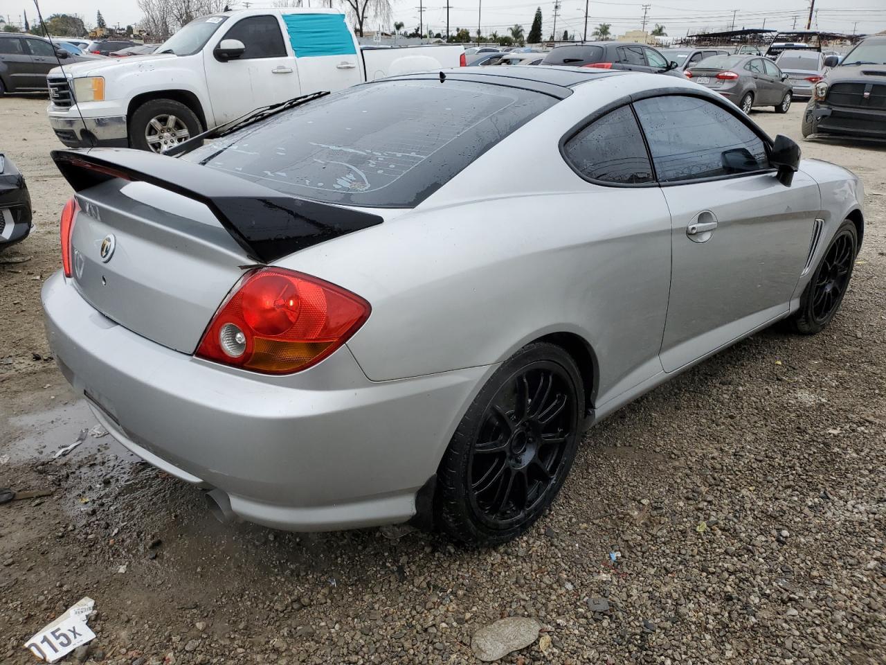 2003 Hyundai Tiburon - Image 3