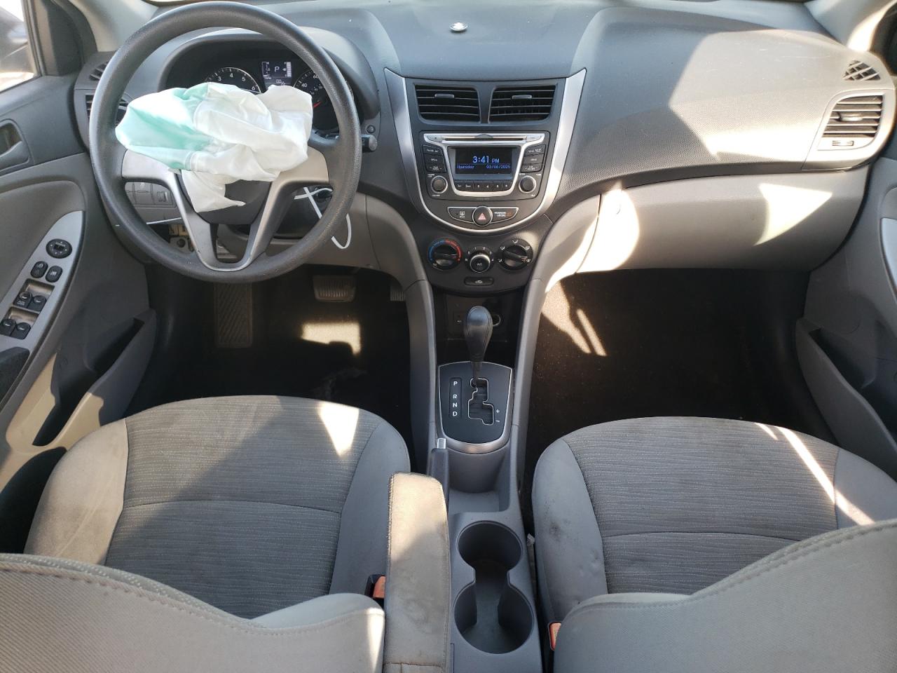 2015 Hyundai Accent - Image 8