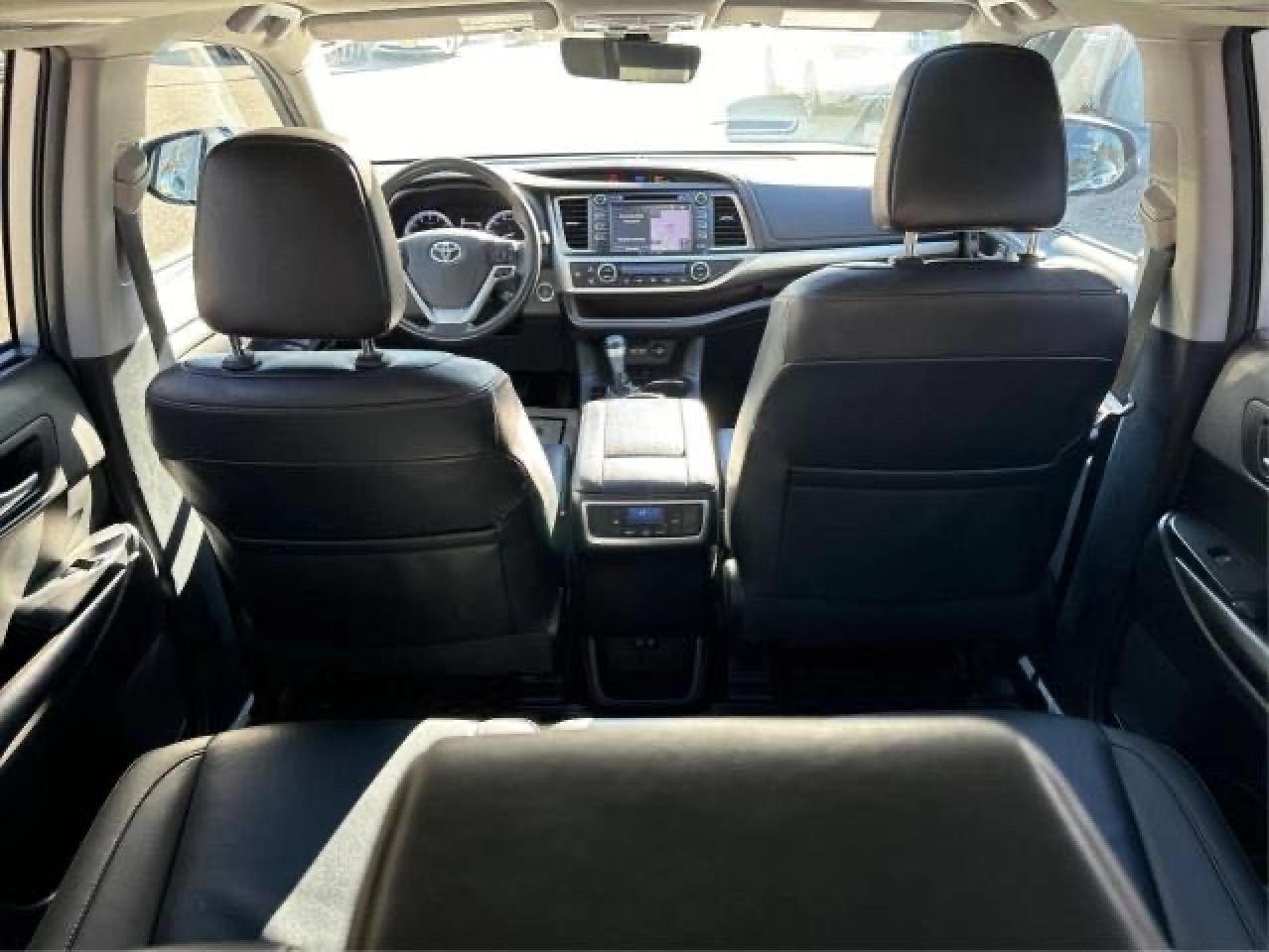 2019 Toyota Highlander - Image 9